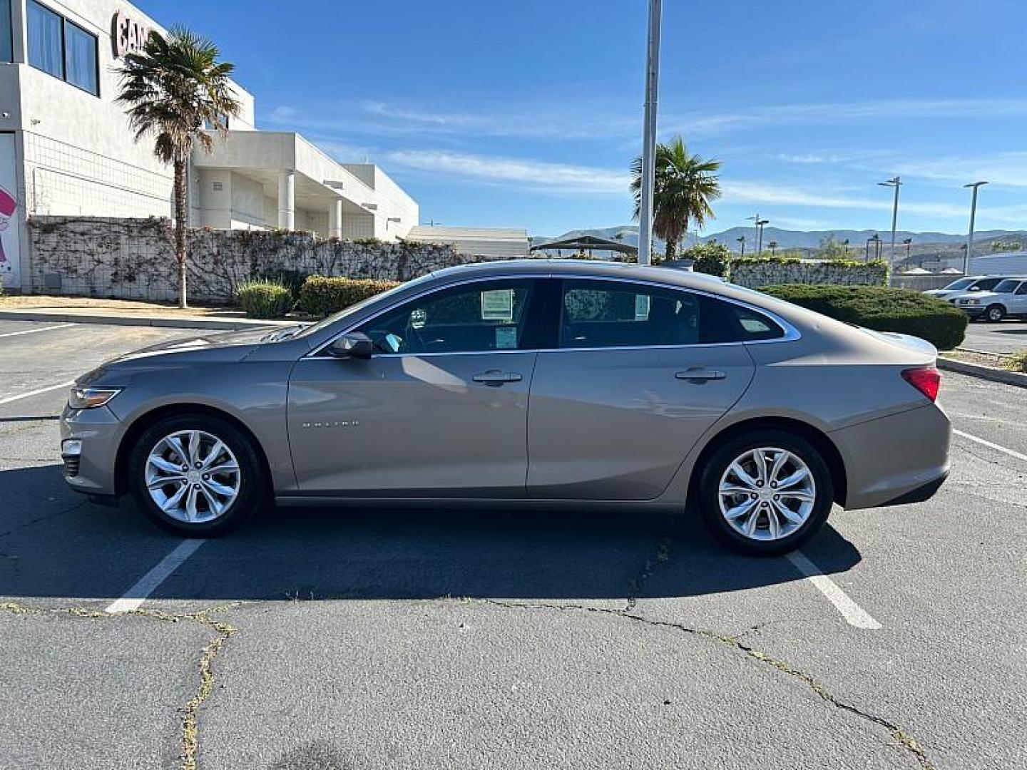 2024 GRAY Chevrolet Malibu (1G1ZD5ST5RF) with an 4-Cyl Turbo 1.5 Liter engine, Automatic CVT transmission, located at 412 Auto Vista Drive, Palmdale, 93551, (661) 945-0620, 34.592636, -118.136681 - Photo#3