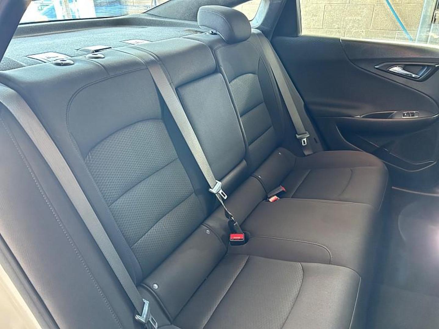 2024 WHITE Chevrolet Malibu (1G1ZD5ST7RF) with an 4-Cyl Turbo 1.5 Liter engine, Automatic CVT transmission, located at 412 Auto Vista Drive, Palmdale, 93551, (661) 945-0620, 34.592636, -118.136681 - Photo#4