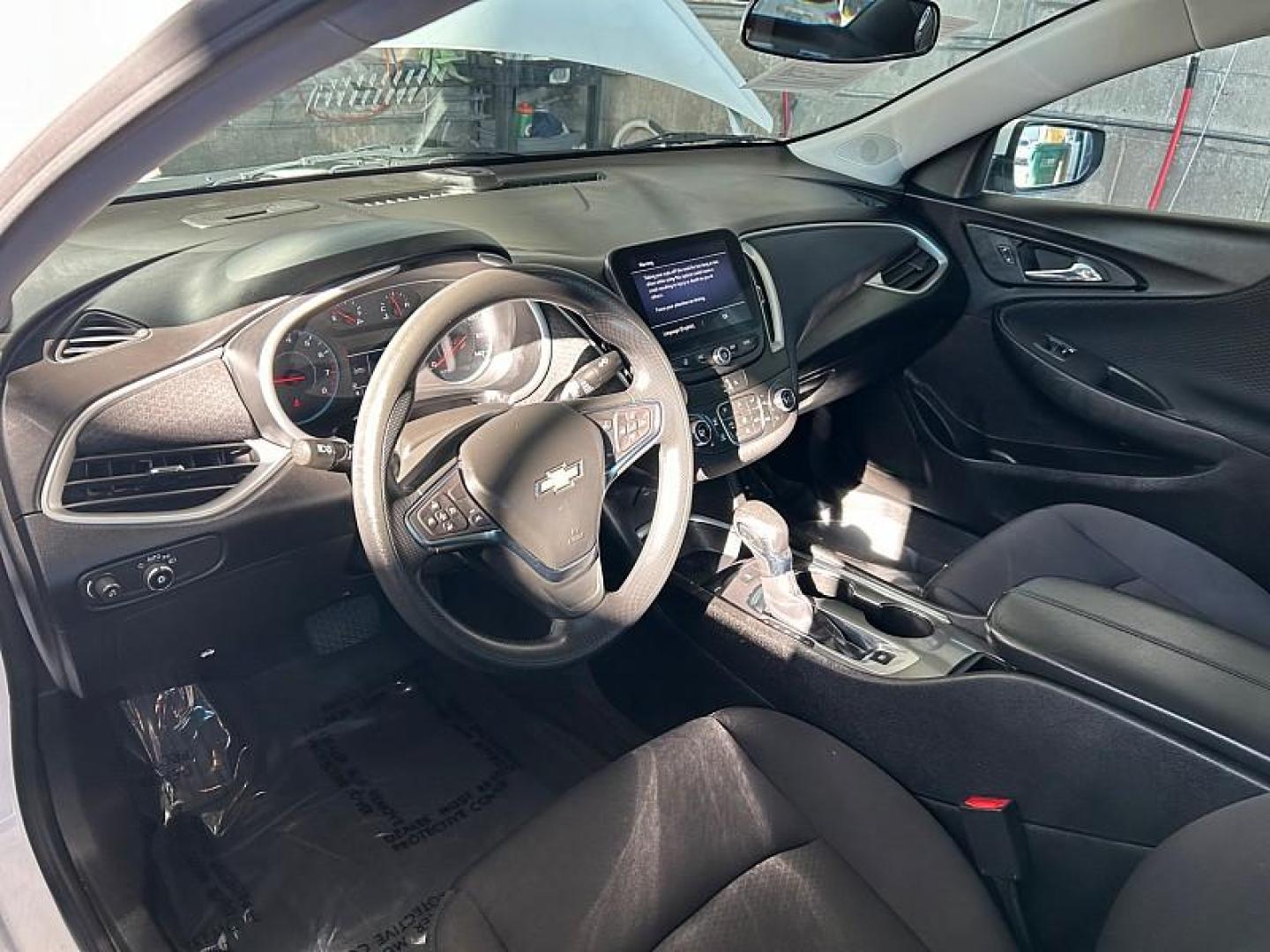 2024 WHITE Chevrolet Malibu (1G1ZD5ST7RF) with an 4-Cyl Turbo 1.5 Liter engine, Automatic CVT transmission, located at 412 Auto Vista Drive, Palmdale, 93551, (661) 945-0620, 34.592636, -118.136681 - Photo#12