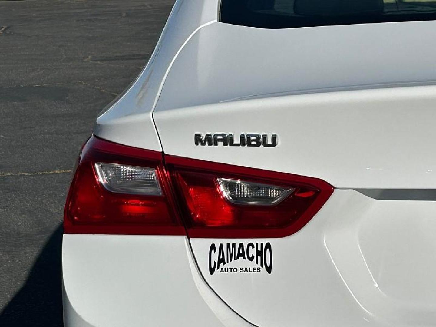 2024 WHITE Chevrolet Malibu (1G1ZD5ST7RF) with an 4-Cyl Turbo 1.5 Liter engine, Automatic CVT transmission, located at 412 Auto Vista Drive, Palmdale, 93551, (661) 945-0620, 34.592636, -118.136681 - Photo#14