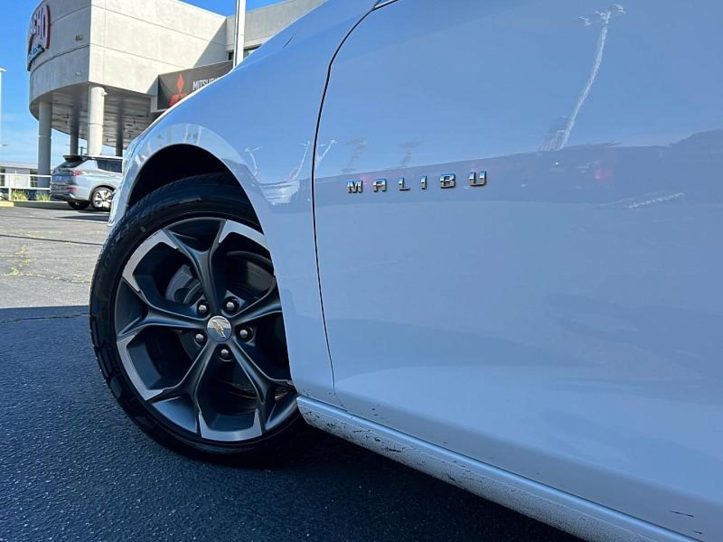 2024 WHITE Chevrolet Malibu (1G1ZD5ST7RF) with an 4-Cyl Turbo 1.5 Liter engine, Automatic CVT transmission, located at 412 Auto Vista Drive, Palmdale, 93551, (661) 945-0620, 34.592636, -118.136681 - Photo#19