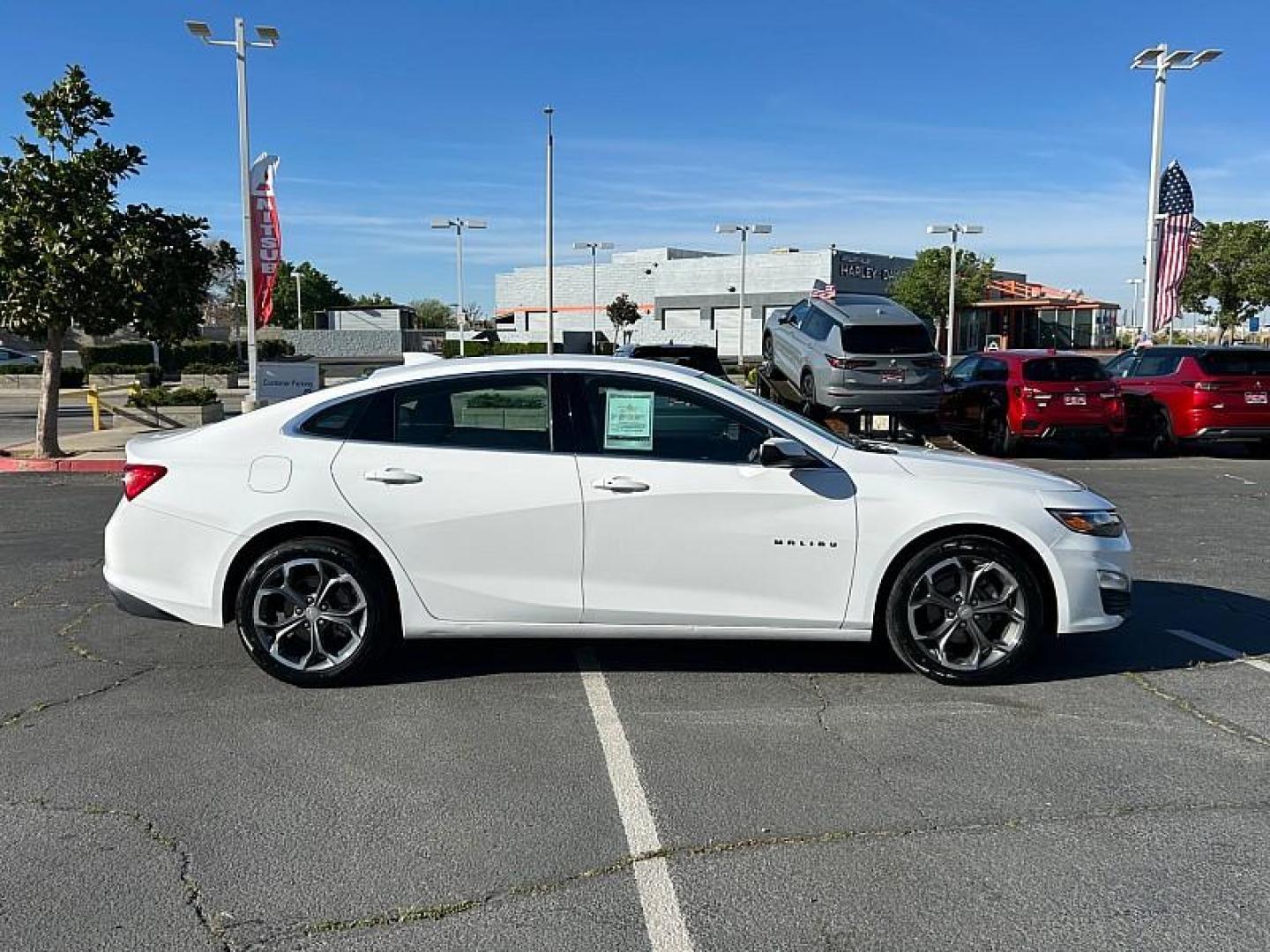 2024 WHITE Chevrolet Malibu (1G1ZD5ST7RF) with an 4-Cyl Turbo 1.5 Liter engine, Automatic CVT transmission, located at 412 Auto Vista Drive, Palmdale, 93551, (661) 945-0620, 34.592636, -118.136681 - Photo#22