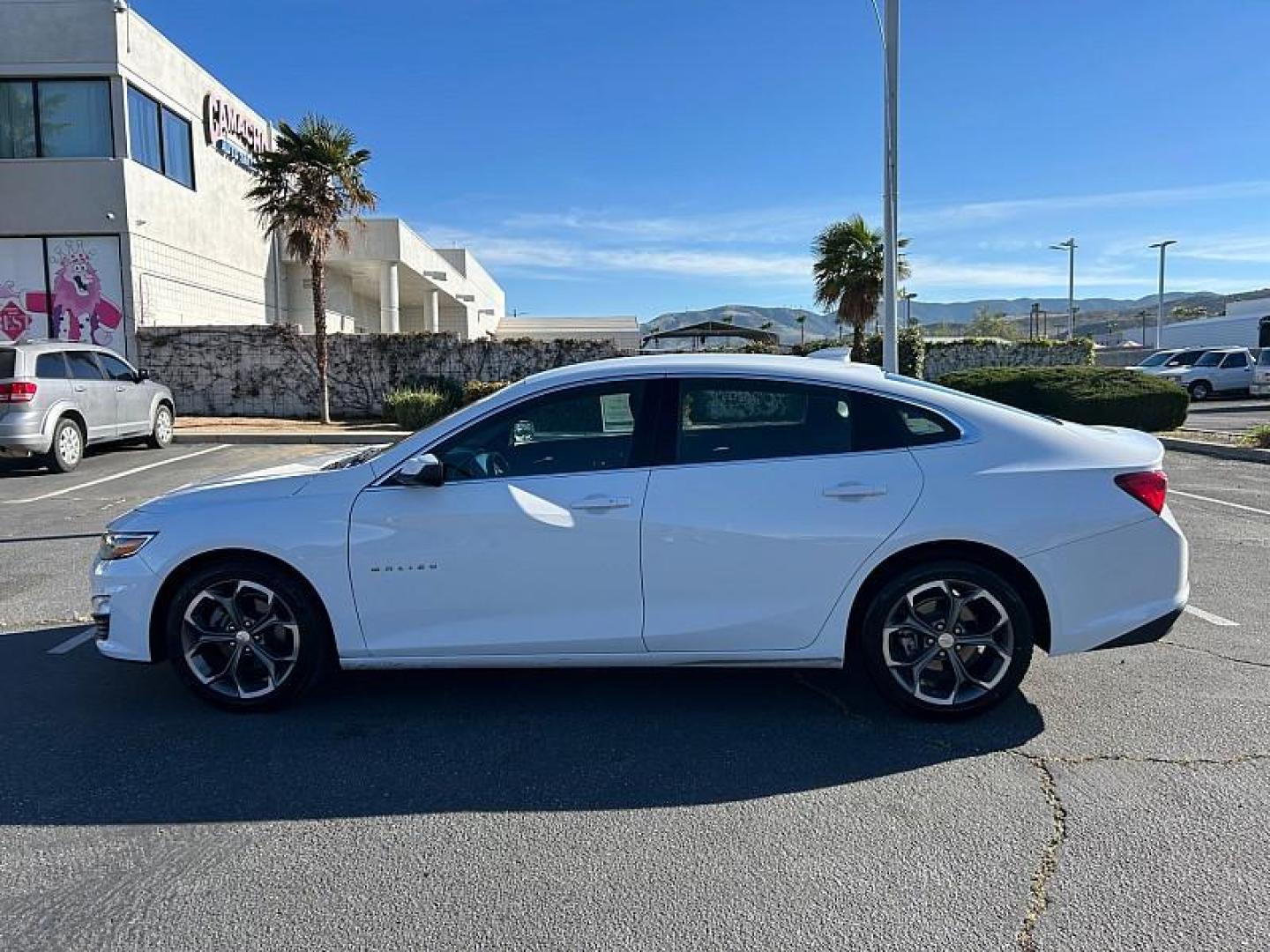 2024 WHITE Chevrolet Malibu (1G1ZD5ST7RF) with an 4-Cyl Turbo 1.5 Liter engine, Automatic CVT transmission, located at 412 Auto Vista Drive, Palmdale, 93551, (661) 945-0620, 34.592636, -118.136681 - Photo#24