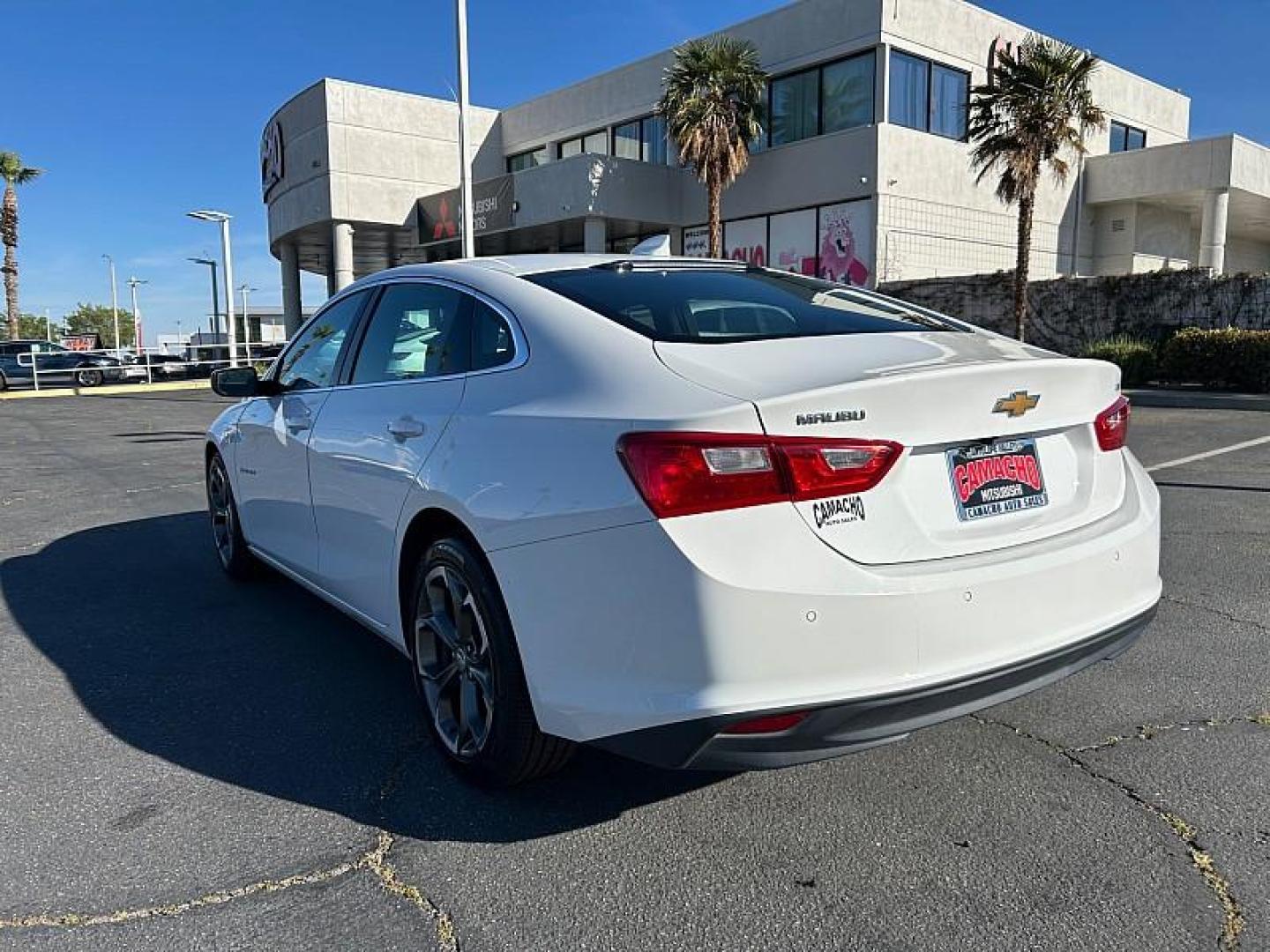 2024 WHITE Chevrolet Malibu (1G1ZD5ST7RF) with an 4-Cyl Turbo 1.5 Liter engine, Automatic CVT transmission, located at 412 Auto Vista Drive, Palmdale, 93551, (661) 945-0620, 34.592636, -118.136681 - Photo#25