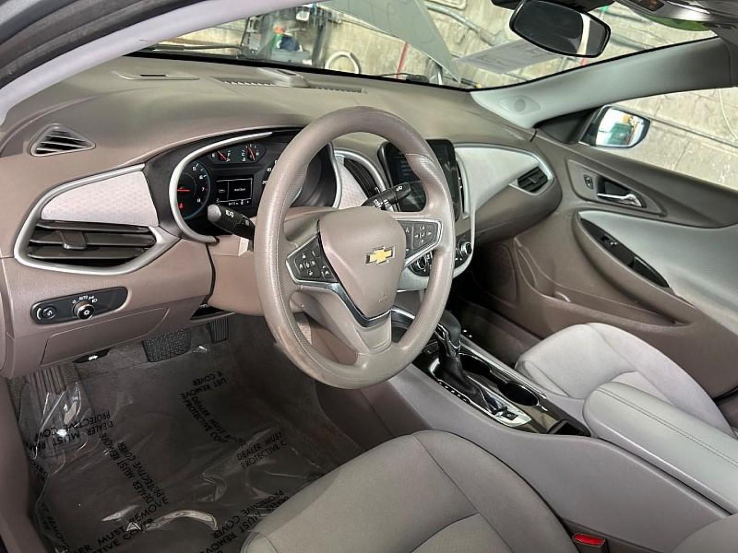 2024 GRAY Chevrolet Malibu (1G1ZD5ST8RF) with an 4-Cyl Turbo 1.5 Liter engine, Automatic CVT transmission, located at 412 Auto Vista Drive, Palmdale, 93551, (661) 945-0620, 34.592636, -118.136681 - Photo#16
