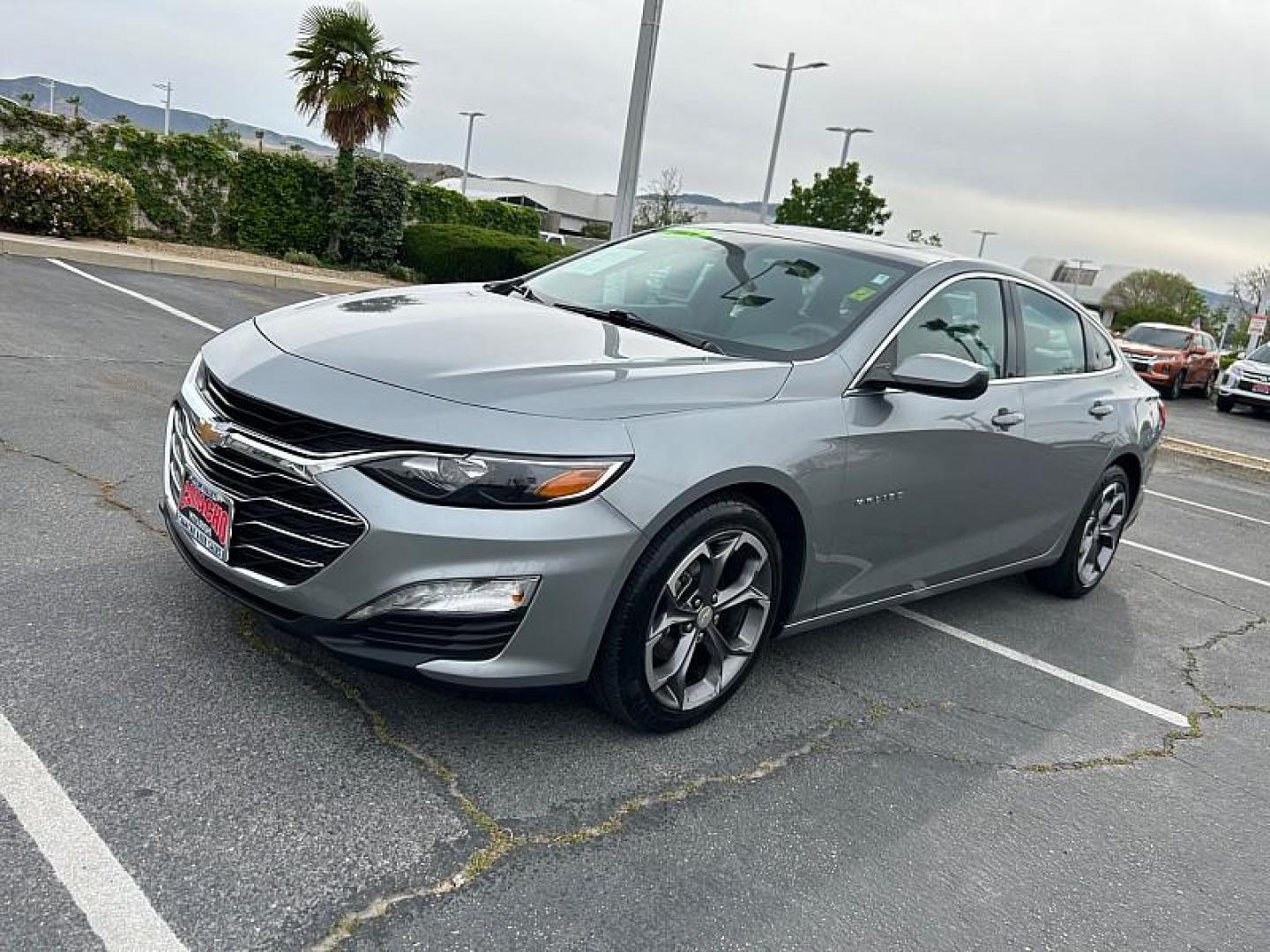 2024 GRAY Chevrolet Malibu (1G1ZD5ST8RF) with an 4-Cyl Turbo 1.5 Liter engine, Automatic CVT transmission, located at 412 Auto Vista Drive, Palmdale, 93551, (661) 945-0620, 34.592636, -118.136681 - Photo#2