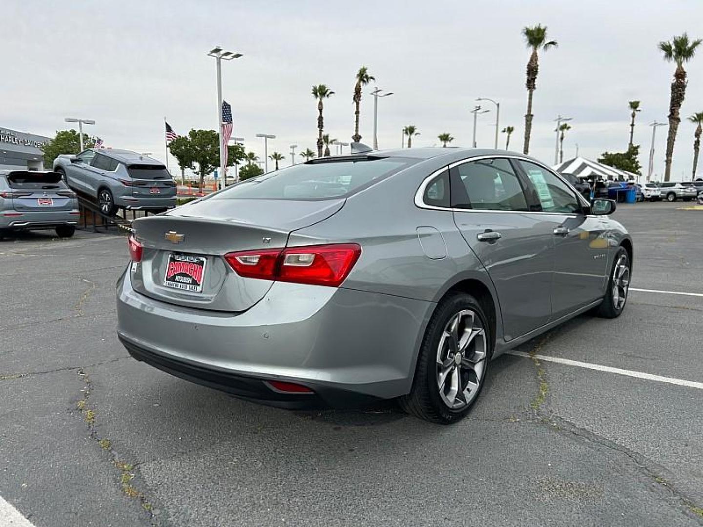 2024 GRAY Chevrolet Malibu (1G1ZD5ST8RF) with an 4-Cyl Turbo 1.5 Liter engine, Automatic CVT transmission, located at 412 Auto Vista Drive, Palmdale, 93551, (661) 945-0620, 34.592636, -118.136681 - Photo#6