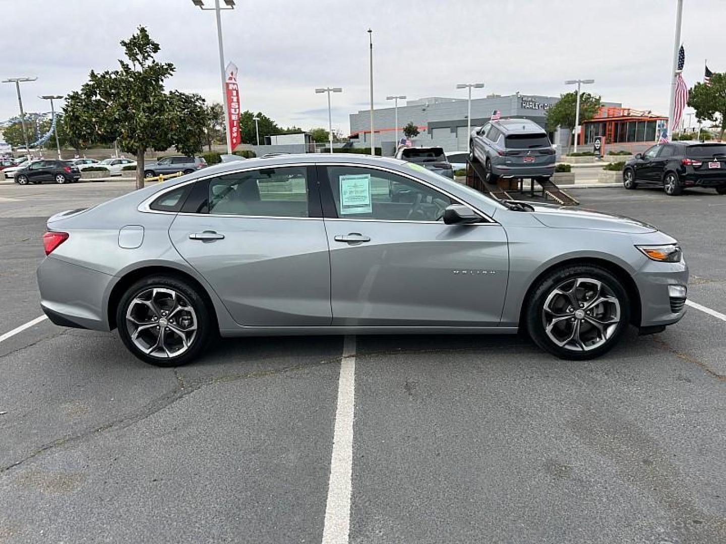 2024 GRAY Chevrolet Malibu (1G1ZD5ST8RF) with an 4-Cyl Turbo 1.5 Liter engine, Automatic CVT transmission, located at 412 Auto Vista Drive, Palmdale, 93551, (661) 945-0620, 34.592636, -118.136681 - Photo#7
