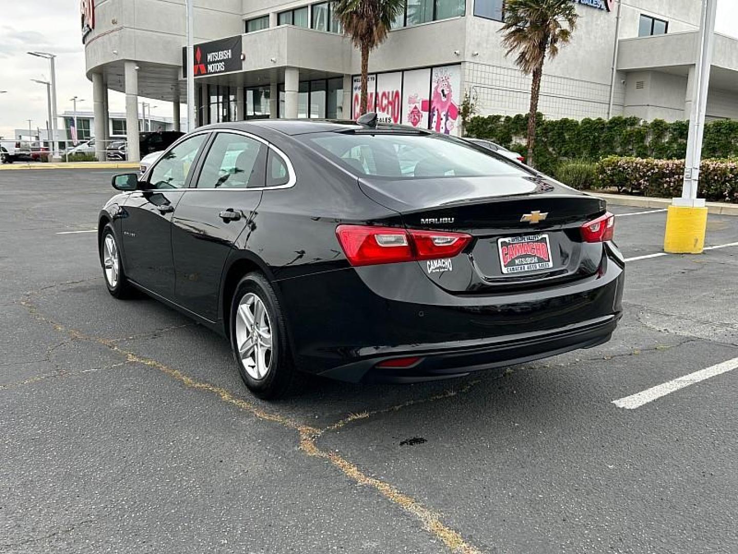 2024 BLACK Chevrolet Malibu (1G1ZD5ST4RF) with an 4-Cyl Turbo 1.5 Liter engine, Automatic CVT transmission, located at 412 Auto Vista Drive, Palmdale, 93551, (661) 945-0620, 34.592636, -118.136681- Photo#5