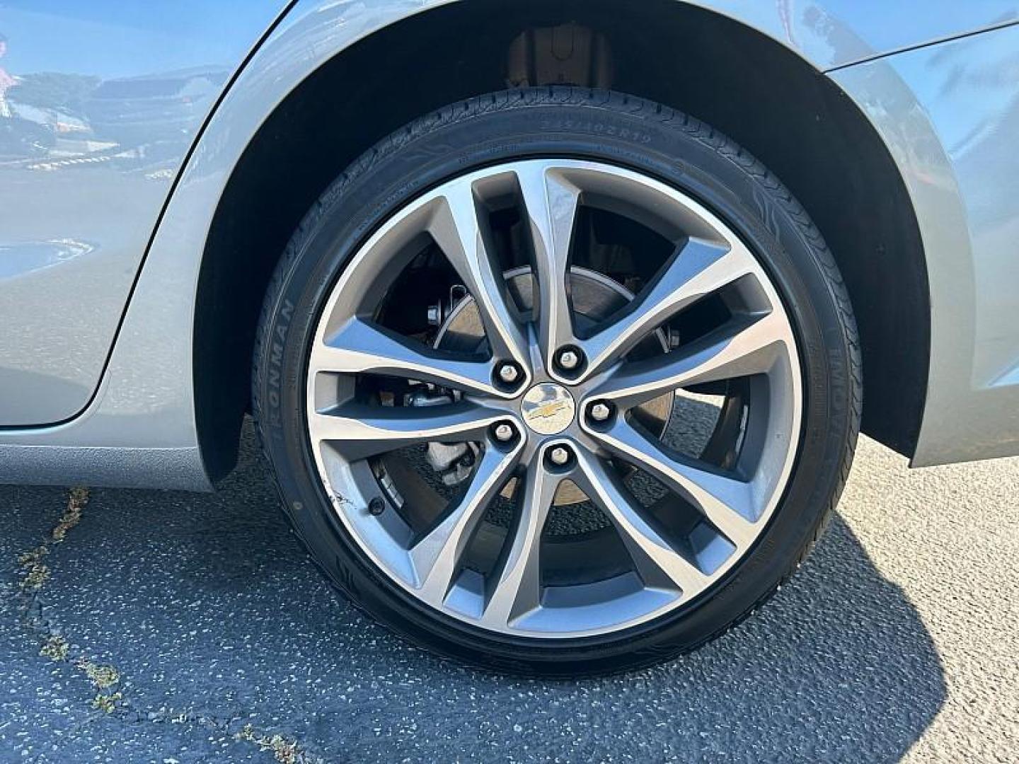 2024 GRAY Chevrolet Malibu (1G1ZE5ST5RF) with an 4-Cyl Turbo 1.5 Liter engine, Automatic CVT transmission, located at 412 Auto Vista Drive, Palmdale, 93551, (661) 945-0620, 34.592636, -118.136681 - Photo#13