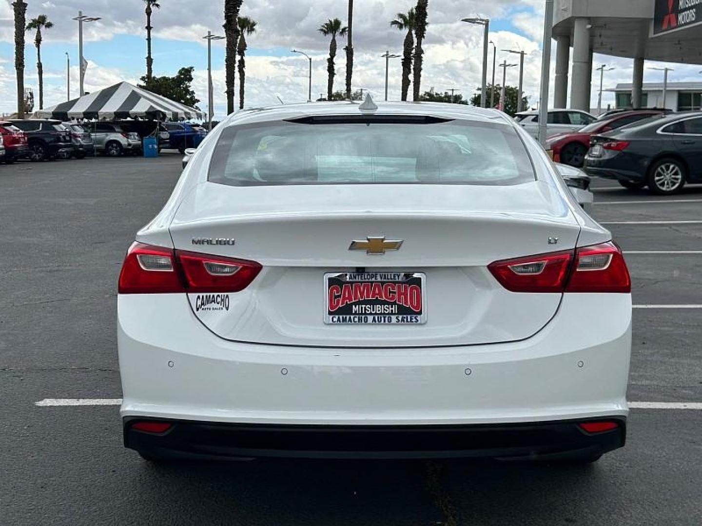 2024 WHITE Chevrolet Malibu (1G1ZD5ST7RF) with an 4-Cyl Turbo 1.5 Liter engine, Automatic CVT transmission, located at 412 Auto Vista Drive, Palmdale, 93551, (661) 945-0620, 34.592636, -118.136681 - Photo#4