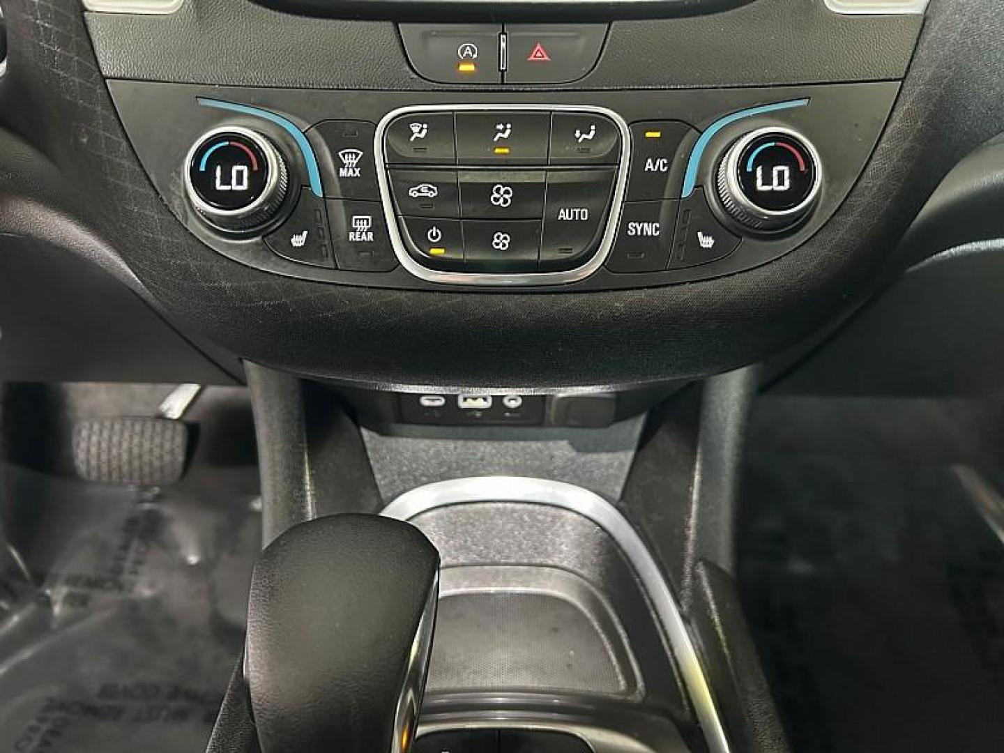 2024 WHITE Chevrolet Malibu (1G1ZD5ST7RF) with an 4-Cyl Turbo 1.5 Liter engine, Automatic CVT transmission, located at 412 Auto Vista Drive, Palmdale, 93551, (661) 945-0620, 34.592636, -118.136681 - Photo#12