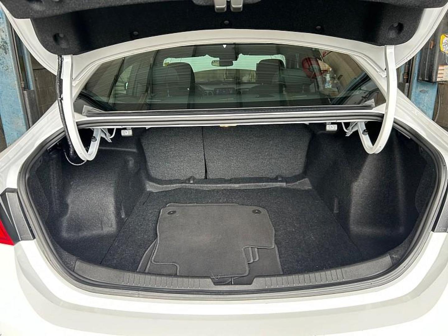 2024 WHITE Chevrolet Malibu (1G1ZD5ST7RF) with an 4-Cyl Turbo 1.5 Liter engine, Automatic CVT transmission, located at 412 Auto Vista Drive, Palmdale, 93551, (661) 945-0620, 34.592636, -118.136681 - Photo#16