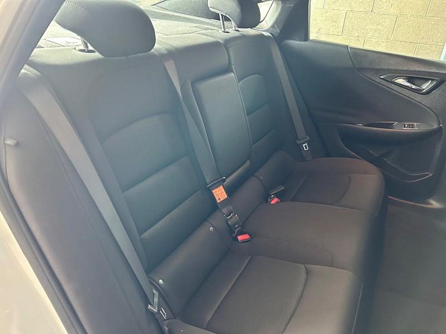 2024 WHITE Chevrolet Malibu (1G1ZD5ST7RF) with an 4-Cyl Turbo 1.5 Liter engine, Automatic CVT transmission, located at 412 Auto Vista Drive, Palmdale, 93551, (661) 945-0620, 34.592636, -118.136681 - Photo#17