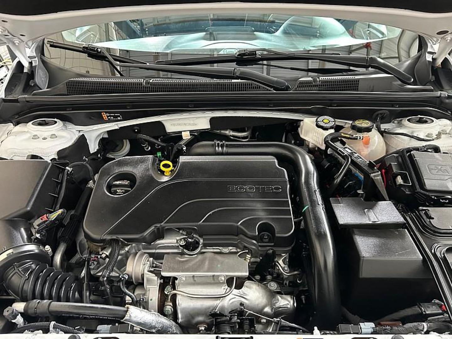 2024 WHITE Chevrolet Malibu (1G1ZD5ST7RF) with an 4-Cyl Turbo 1.5 Liter engine, Automatic CVT transmission, located at 412 Auto Vista Drive, Palmdale, 93551, (661) 945-0620, 34.592636, -118.136681 - Photo#21