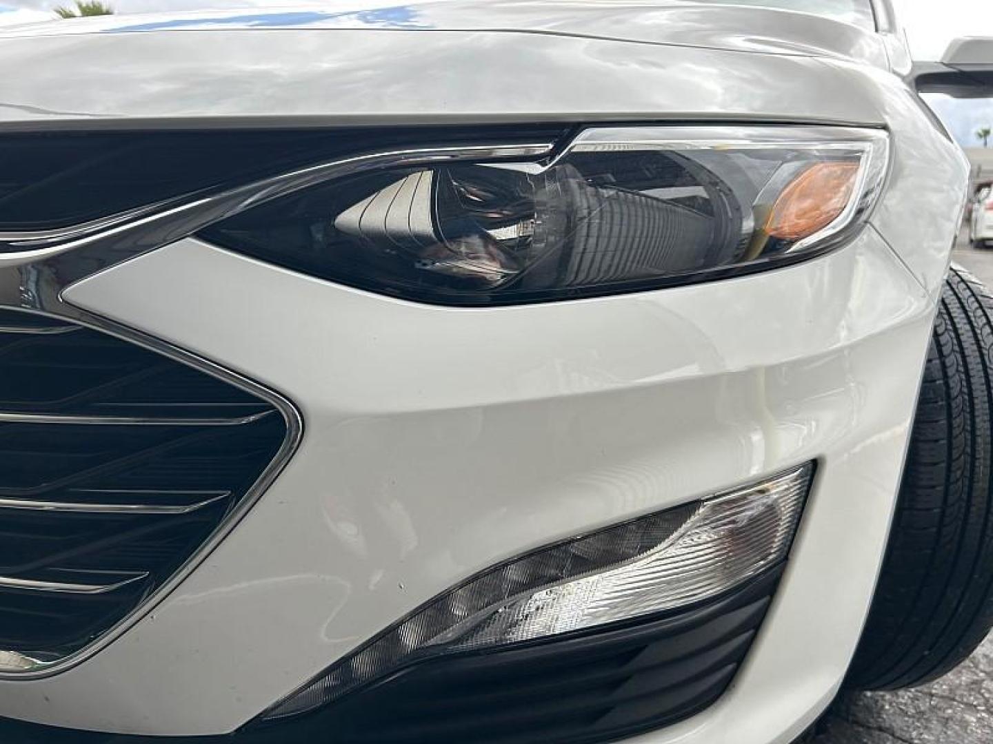 2024 WHITE Chevrolet Malibu (1G1ZD5ST7RF) with an 4-Cyl Turbo 1.5 Liter engine, Automatic CVT transmission, located at 412 Auto Vista Drive, Palmdale, 93551, (661) 945-0620, 34.592636, -118.136681 - Photo#27