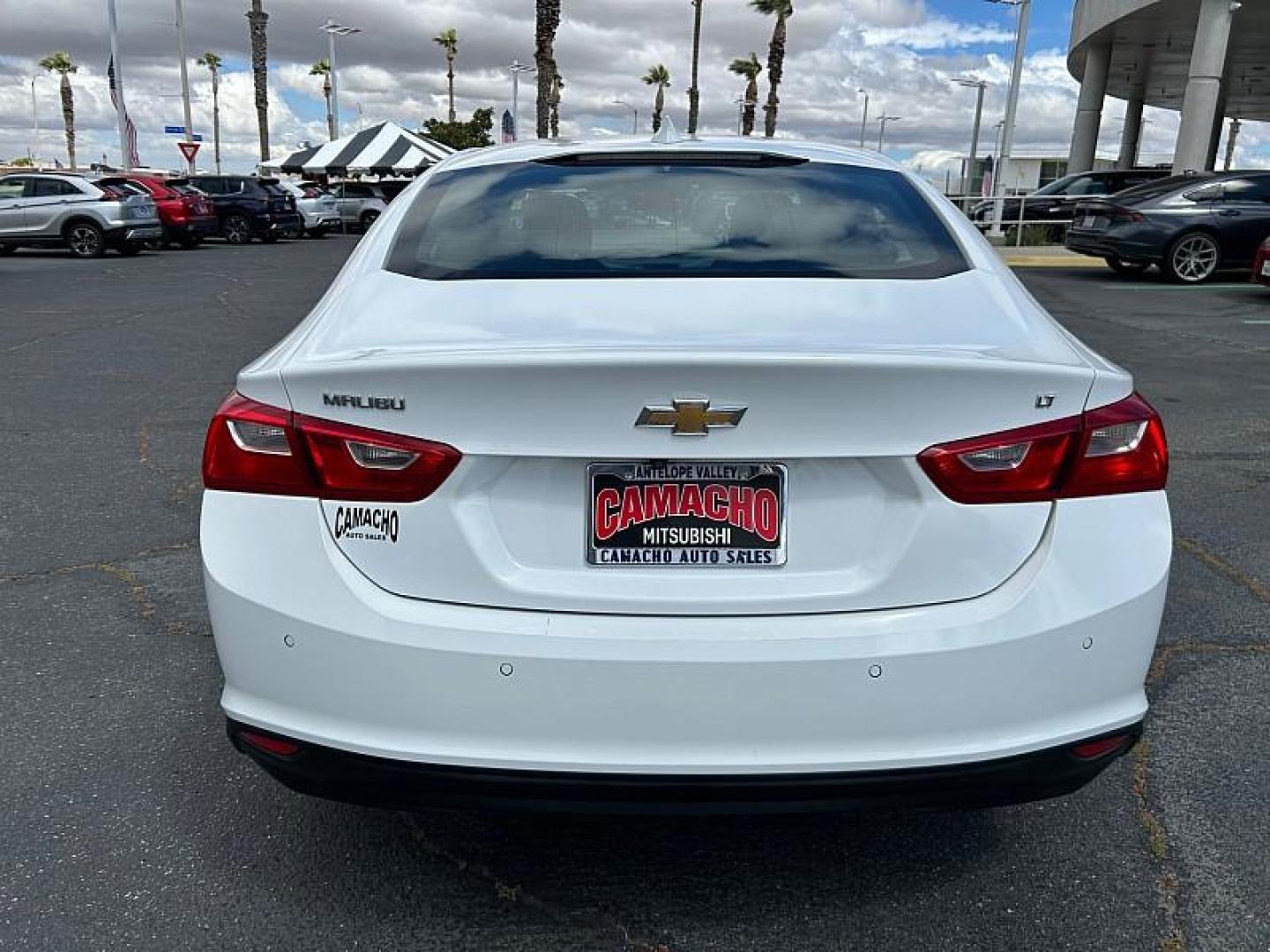 2024 WHITE Chevrolet Malibu (1G1ZD5ST5RF) with an 4-Cyl Turbo 1.5 Liter engine, Automatic CVT transmission, located at 412 Auto Vista Drive, Palmdale, 93551, (661) 945-0620, 34.592636, -118.136681 - Photo#3