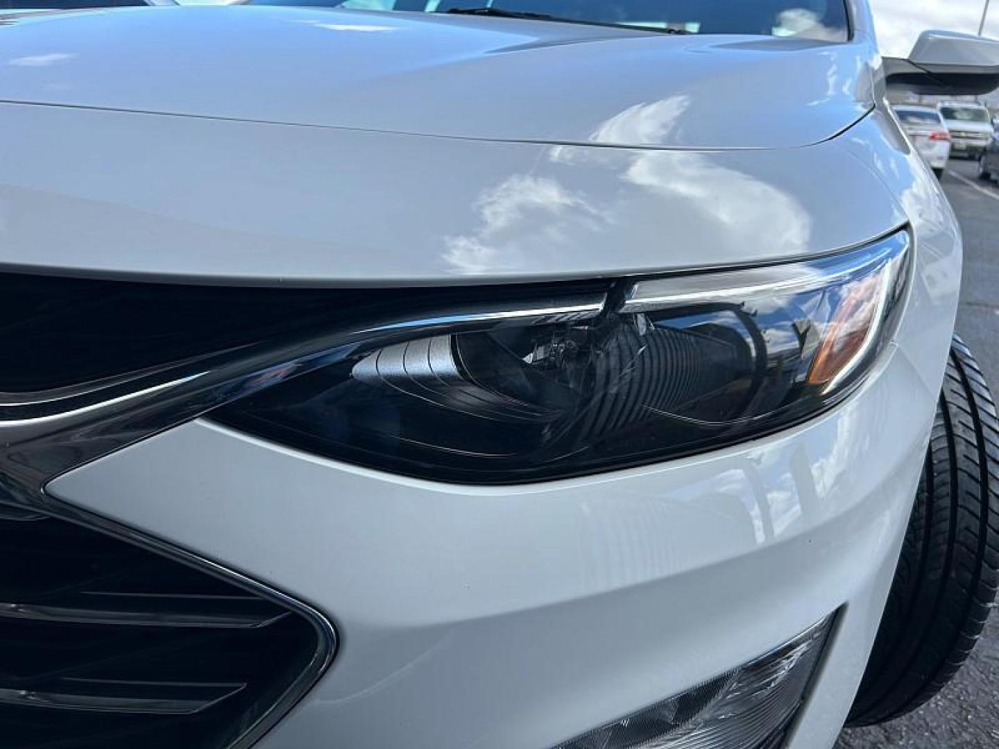 2024 WHITE Chevrolet Malibu (1G1ZD5ST5RF) with an 4-Cyl Turbo 1.5 Liter engine, Automatic CVT transmission, located at 412 Auto Vista Drive, Palmdale, 93551, (661) 945-0620, 34.592636, -118.136681 - Photo#9