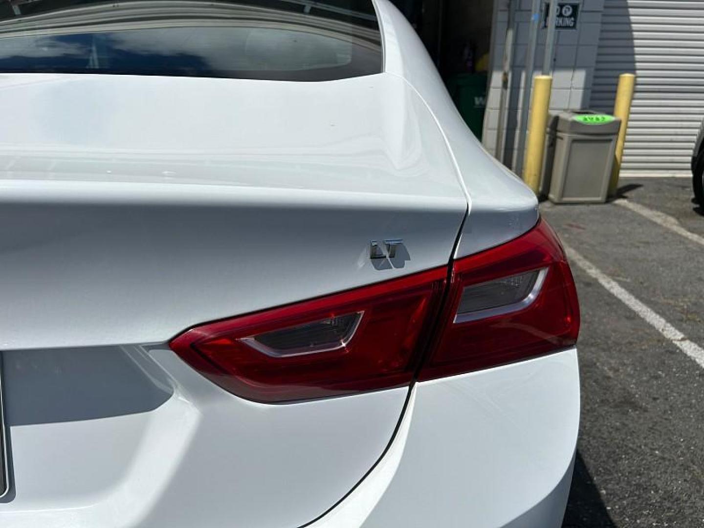 2024 WHITE Chevrolet Malibu (1G1ZD5ST5RF) with an 4-Cyl Turbo 1.5 Liter engine, Automatic CVT transmission, located at 412 Auto Vista Drive, Palmdale, 93551, (661) 945-0620, 34.592636, -118.136681 - Photo#10