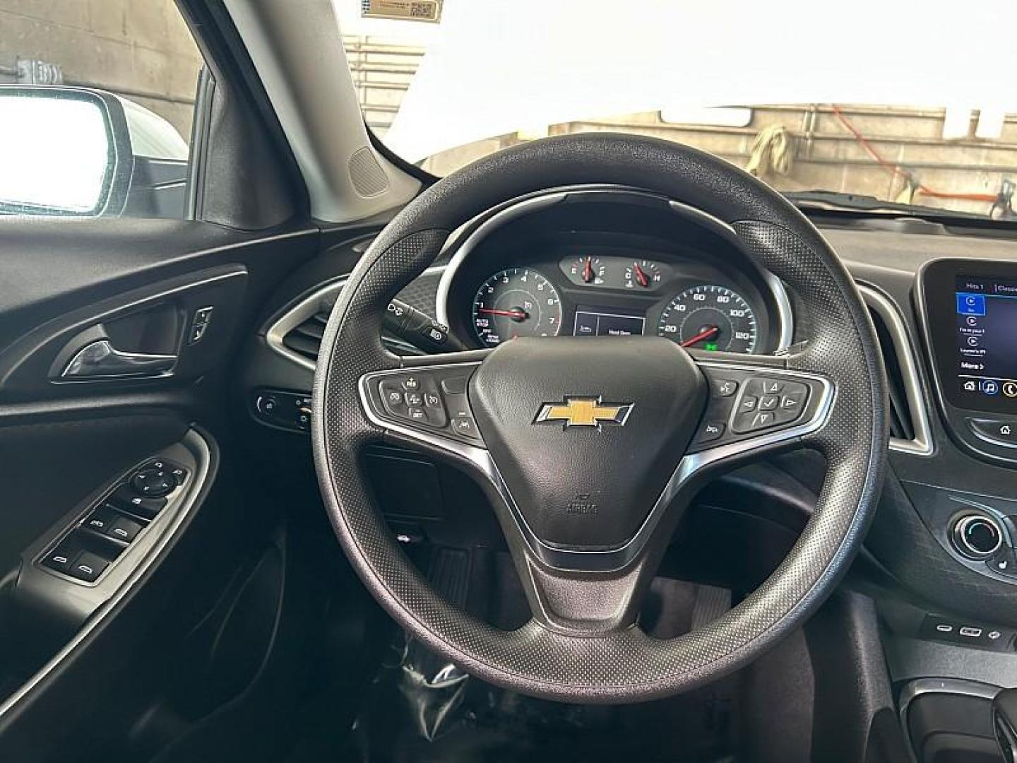 2024 WHITE Chevrolet Malibu (1G1ZD5ST5RF) with an 4-Cyl Turbo 1.5 Liter engine, Automatic CVT transmission, located at 412 Auto Vista Drive, Palmdale, 93551, (661) 945-0620, 34.592636, -118.136681 - Photo#19