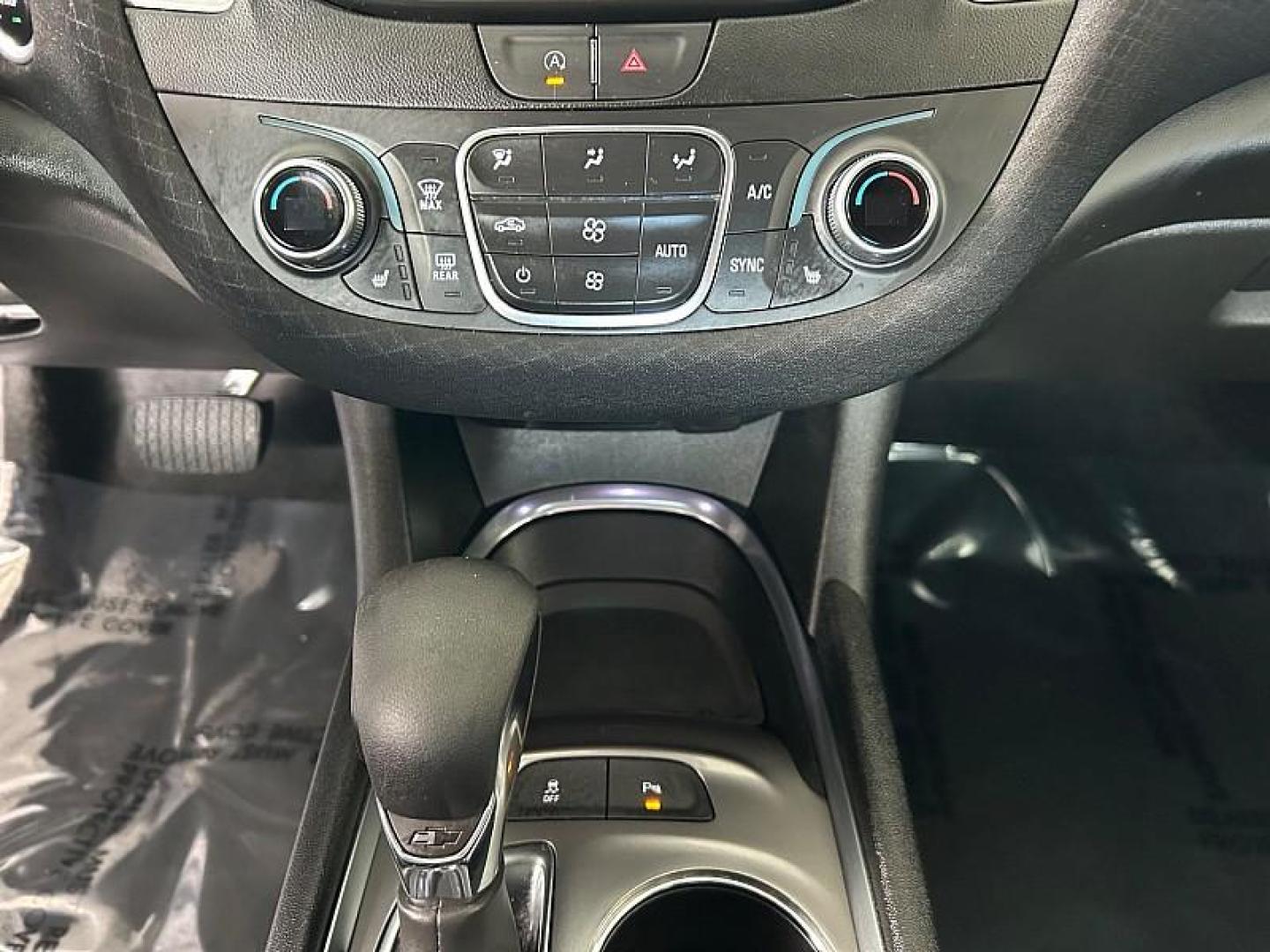 2024 WHITE Chevrolet Malibu (1G1ZD5ST5RF) with an 4-Cyl Turbo 1.5 Liter engine, Automatic CVT transmission, located at 412 Auto Vista Drive, Palmdale, 93551, (661) 945-0620, 34.592636, -118.136681 - Photo#25