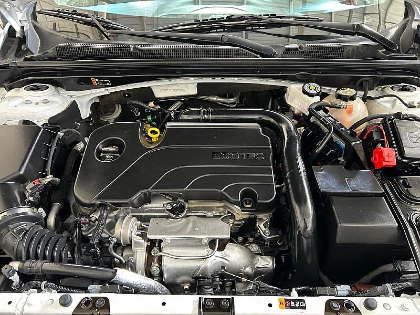 2024 WHITE Chevrolet Malibu (1G1ZD5ST5RF) with an 4-Cyl Turbo 1.5 Liter engine, Automatic CVT transmission, located at 412 Auto Vista Drive, Palmdale, 93551, (661) 945-0620, 34.592636, -118.136681 - Photo#26