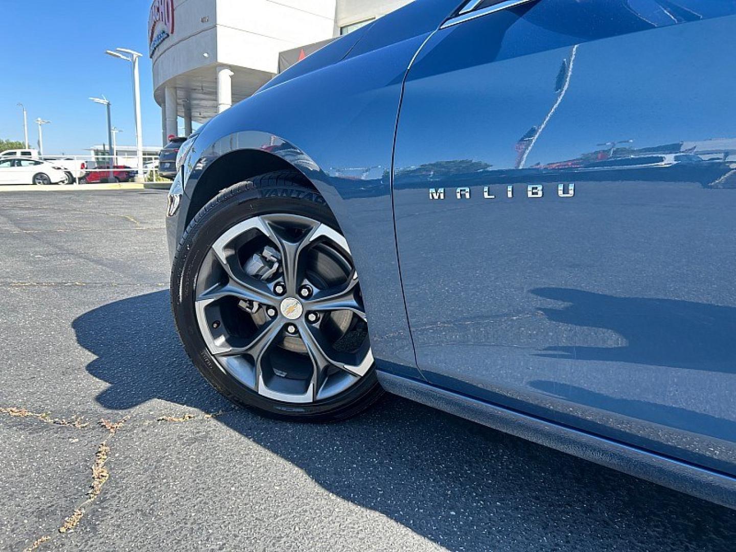 2024 BLUE Chevrolet Malibu (1G1ZD5ST1RF) with an 4-Cyl Turbo 1.5 Liter engine, Automatic CVT transmission, located at 412 Auto Vista Drive, Palmdale, 93551, (661) 945-0620, 34.592636, -118.136681 - Photo#10