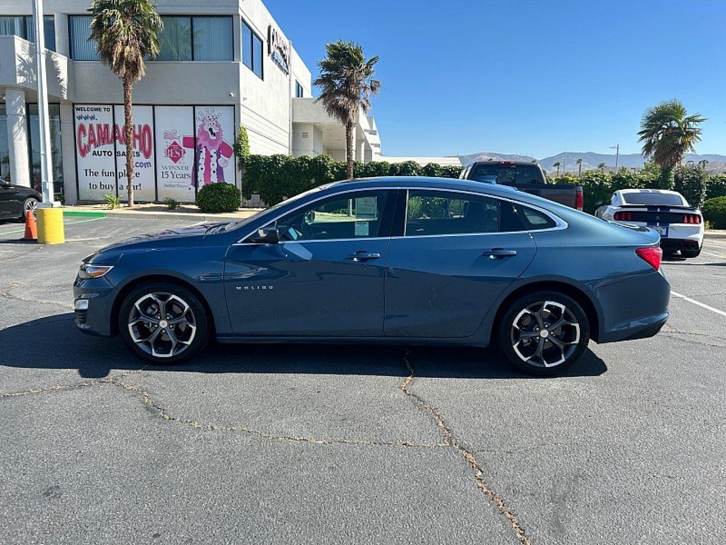 2024 BLUE Chevrolet Malibu (1G1ZD5ST1RF) with an 4-Cyl Turbo 1.5 Liter engine, Automatic CVT transmission, located at 412 Auto Vista Drive, Palmdale, 93551, (661) 945-0620, 34.592636, -118.136681 - Photo#7