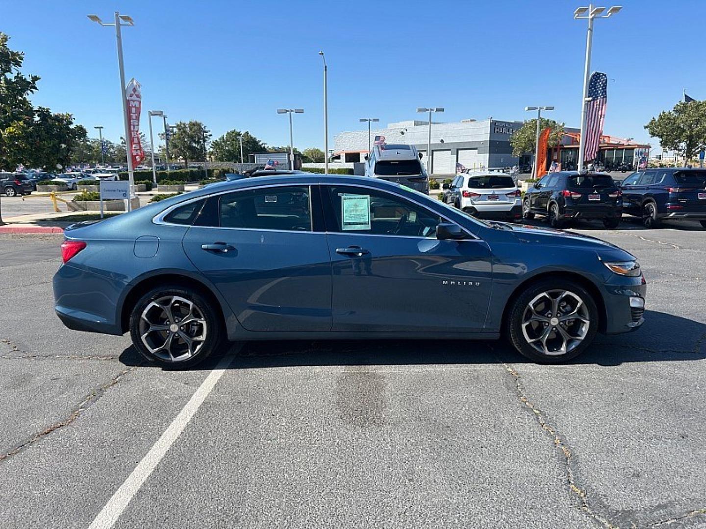 2024 BLUE Chevrolet Malibu (1G1ZD5ST1RF) with an 4-Cyl Turbo 1.5 Liter engine, Automatic CVT transmission, located at 412 Auto Vista Drive, Palmdale, 93551, (661) 945-0620, 34.592636, -118.136681 - Photo#3