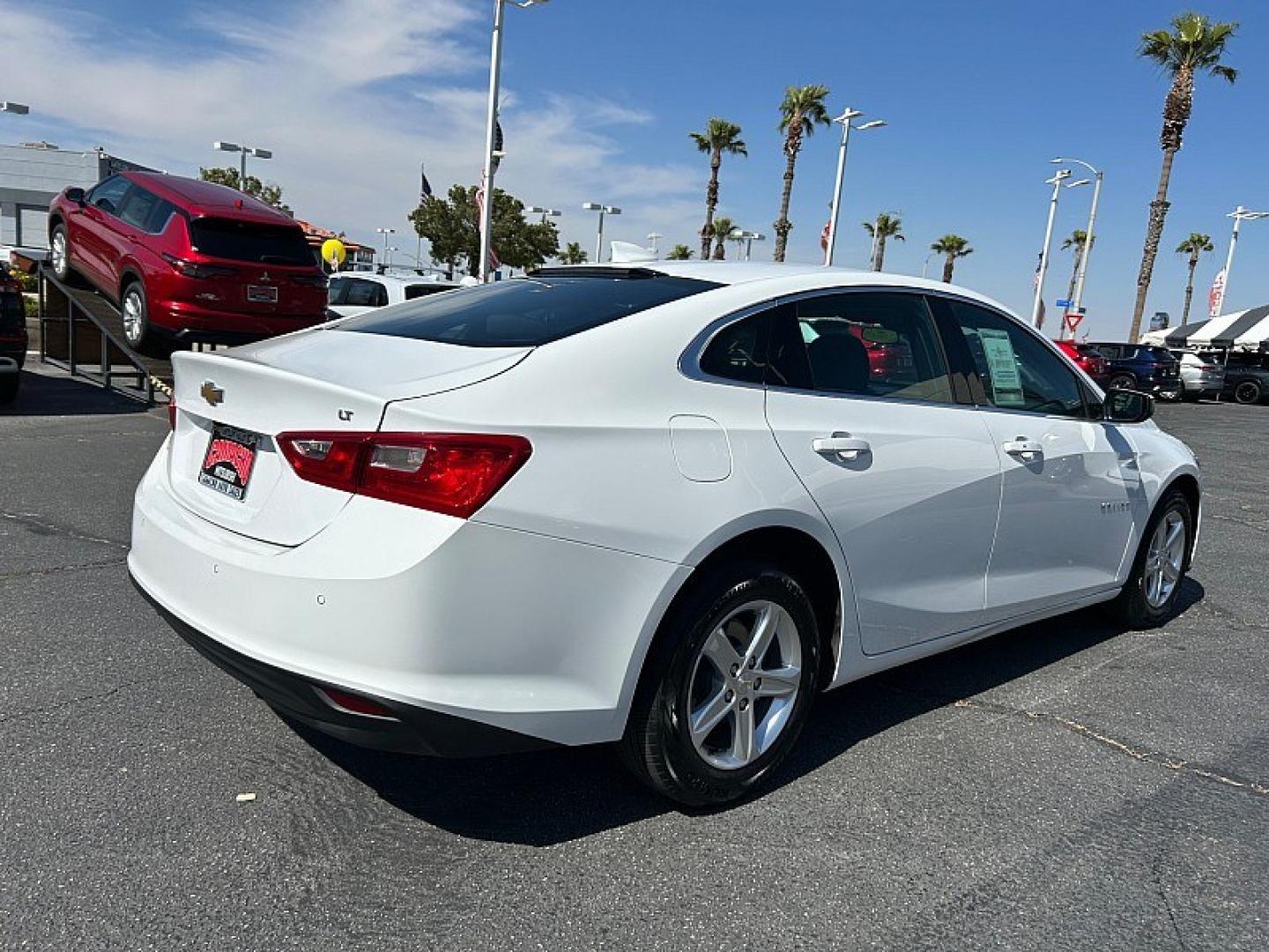 2024 WHITE Chevrolet Malibu (1G1ZD5ST1RF) with an 4-Cyl Turbo 1.5 Liter engine, Automatic CVT transmission, located at 412 Auto Vista Drive, Palmdale, 93551, (661) 945-0620, 34.592636, -118.136681 - Photo#2