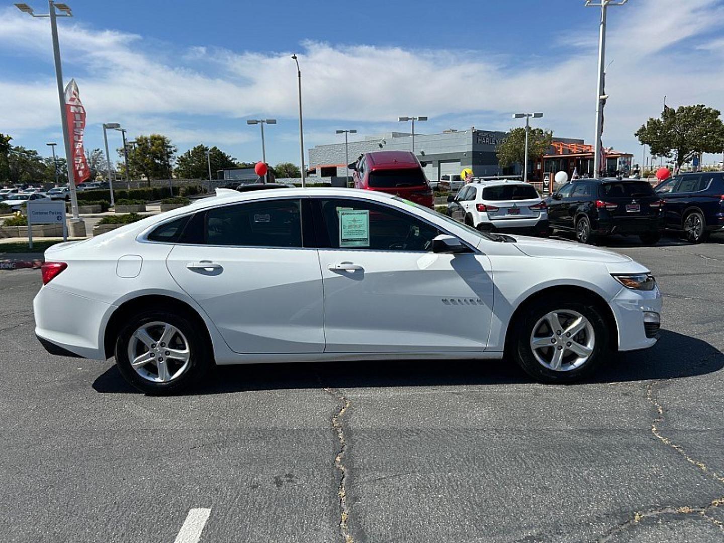 2024 WHITE Chevrolet Malibu (1G1ZD5ST1RF) with an 4-Cyl Turbo 1.5 Liter engine, Automatic CVT transmission, located at 412 Auto Vista Drive, Palmdale, 93551, (661) 945-0620, 34.592636, -118.136681 - Photo#7