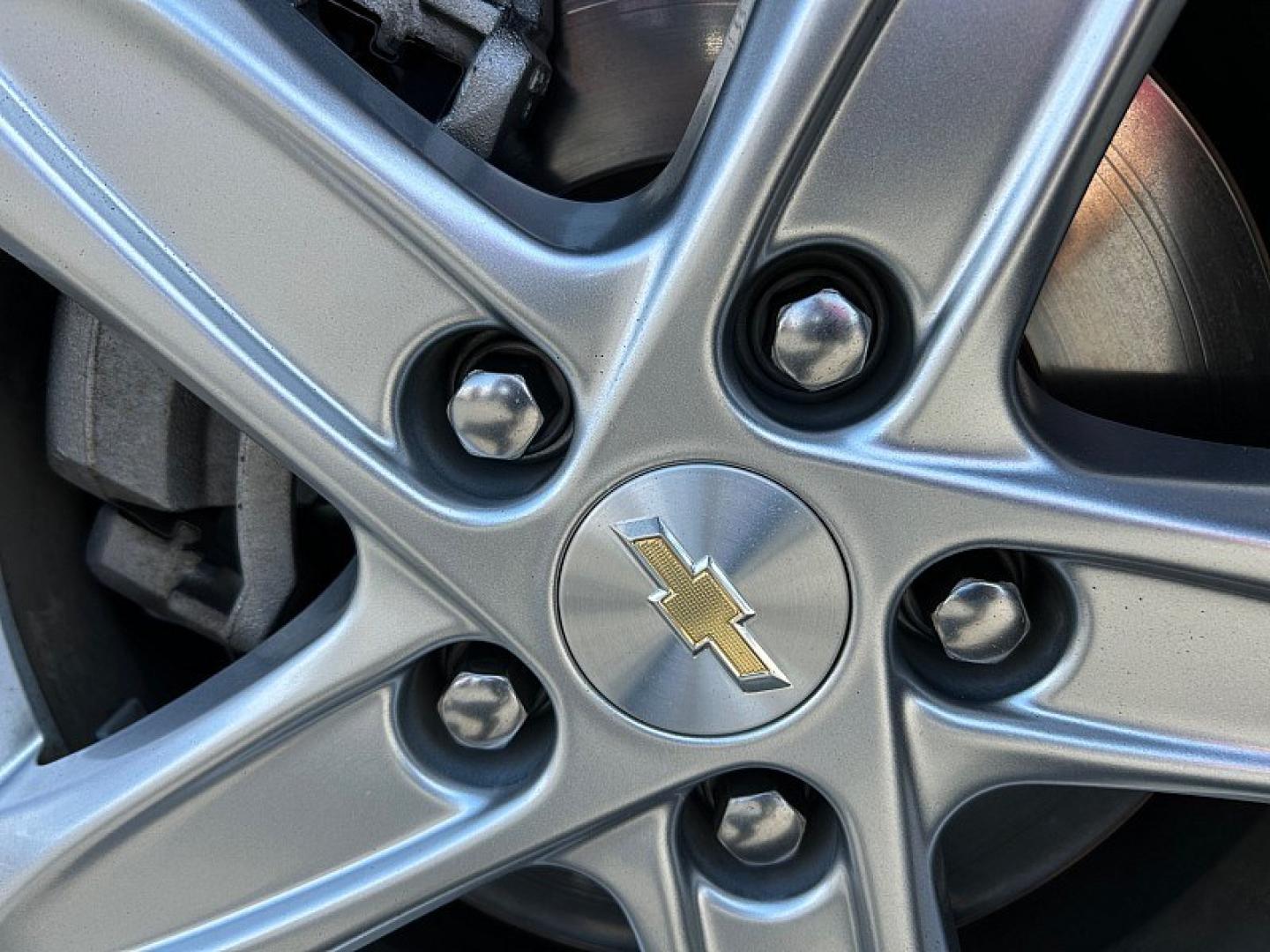 2024 WHITE Chevrolet Malibu (1G1ZD5ST1RF) with an 4-Cyl Turbo 1.5 Liter engine, Automatic CVT transmission, located at 412 Auto Vista Drive, Palmdale, 93551, (661) 945-0620, 34.592636, -118.136681 - Photo#11