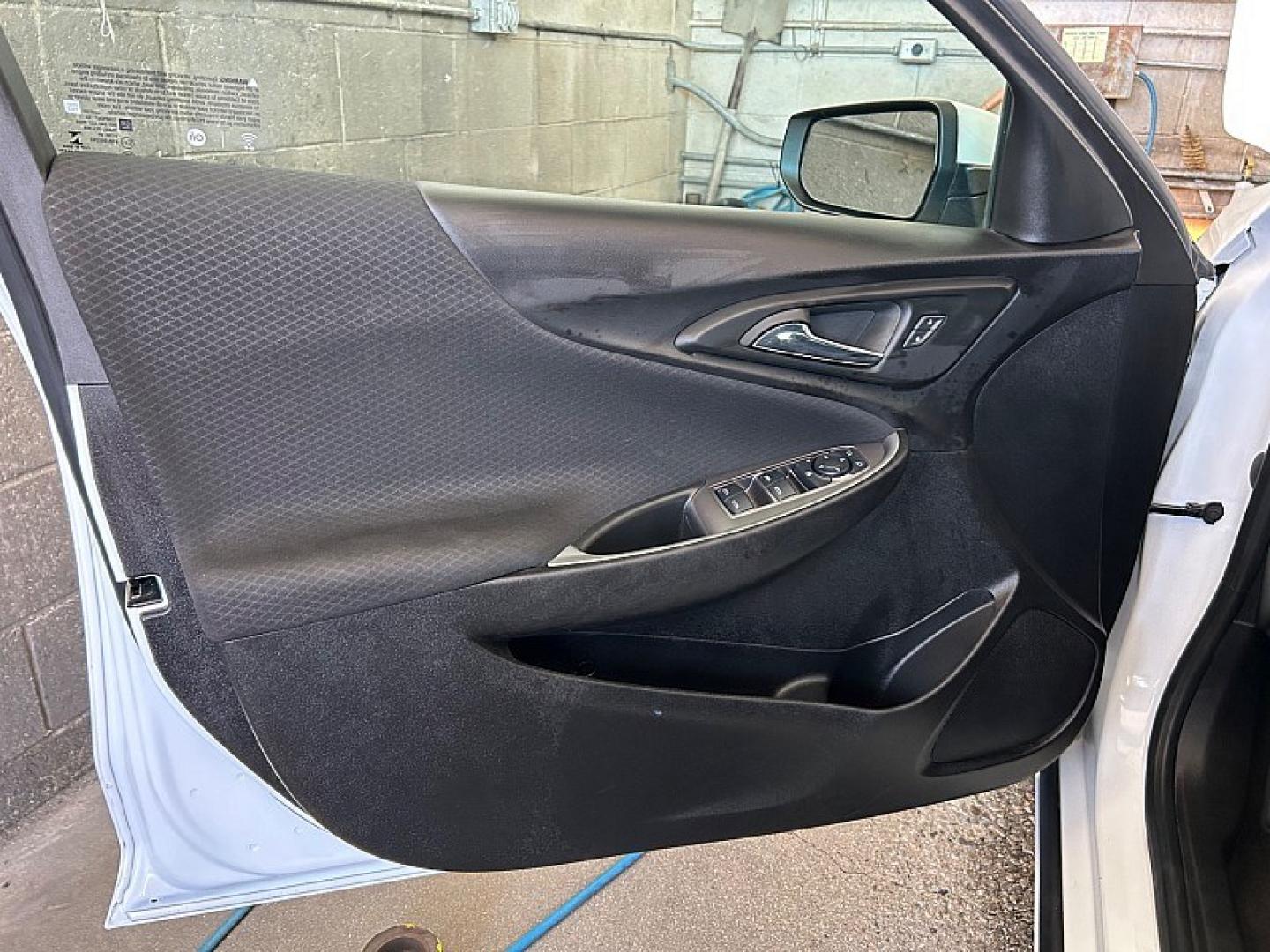 2024 WHITE Chevrolet Malibu (1G1ZD5ST1RF) with an 4-Cyl Turbo 1.5 Liter engine, Automatic CVT transmission, located at 412 Auto Vista Drive, Palmdale, 93551, (661) 945-0620, 34.592636, -118.136681 - Photo#16