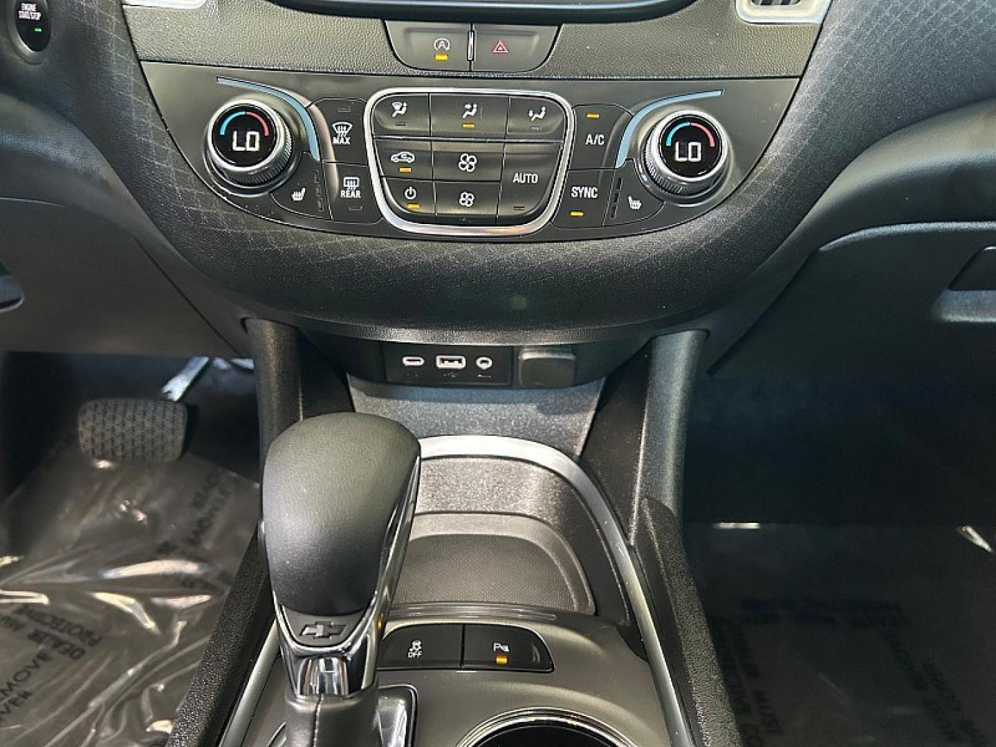 2024 WHITE Chevrolet Malibu (1G1ZD5ST1RF) with an 4-Cyl Turbo 1.5 Liter engine, Automatic CVT transmission, located at 412 Auto Vista Drive, Palmdale, 93551, (661) 945-0620, 34.592636, -118.136681 - Photo#20