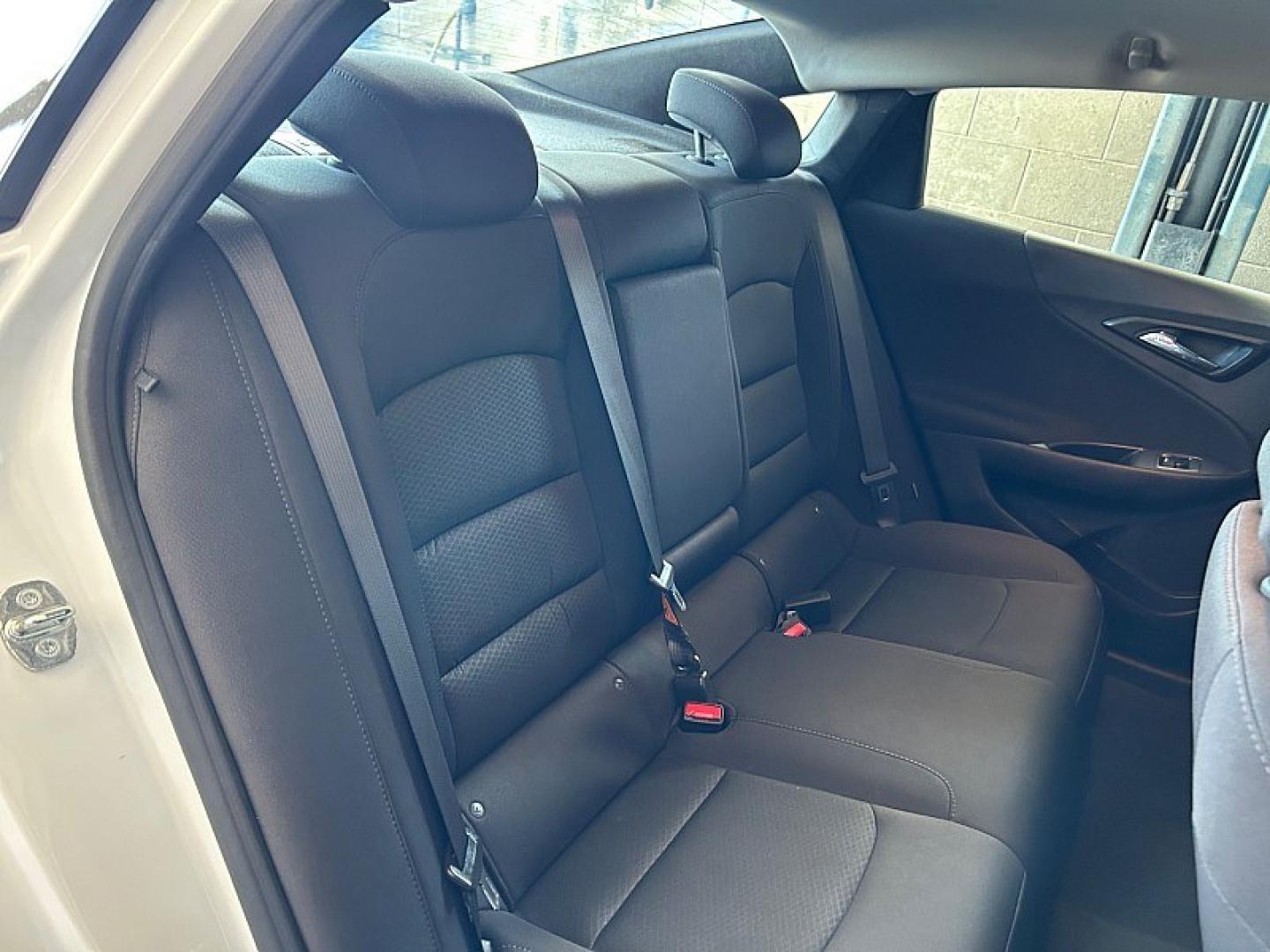 2024 WHITE Chevrolet Malibu (1G1ZD5ST1RF) with an 4-Cyl Turbo 1.5 Liter engine, Automatic CVT transmission, located at 412 Auto Vista Drive, Palmdale, 93551, (661) 945-0620, 34.592636, -118.136681 - Photo#26