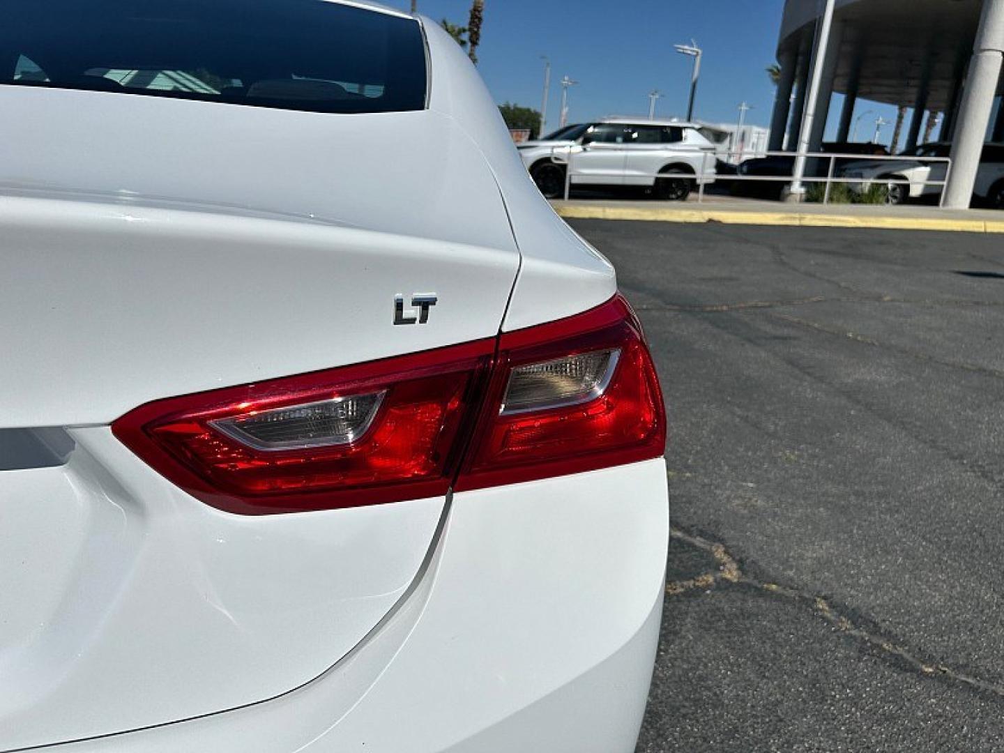 2024 WHITE Chevrolet Malibu (1G1ZD5STXRF) with an 4-Cyl Turbo 1.5 Liter engine, Automatic CVT transmission, located at 412 Auto Vista Drive, Palmdale, 93551, (661) 945-0620, 34.592636, -118.136681 - Photo#10