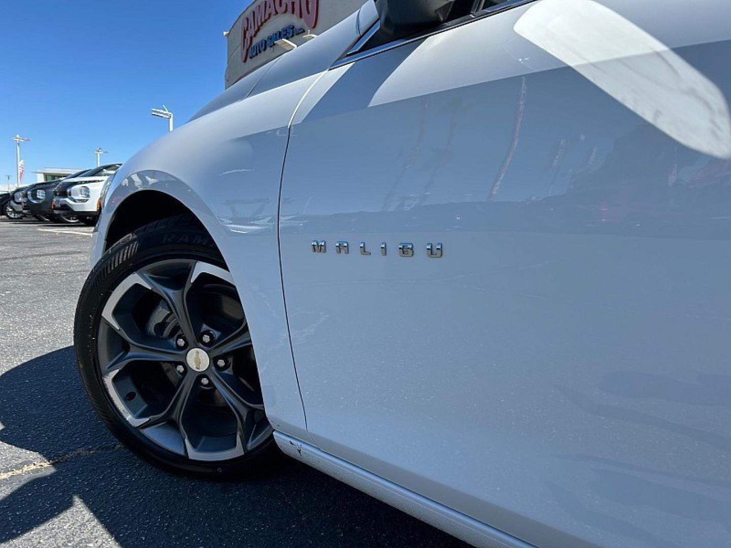 2024 WHITE Chevrolet Malibu (1G1ZD5STXRF) with an 4-Cyl Turbo 1.5 Liter engine, Automatic CVT transmission, located at 412 Auto Vista Drive, Palmdale, 93551, (661) 945-0620, 34.592636, -118.136681 - Photo#14