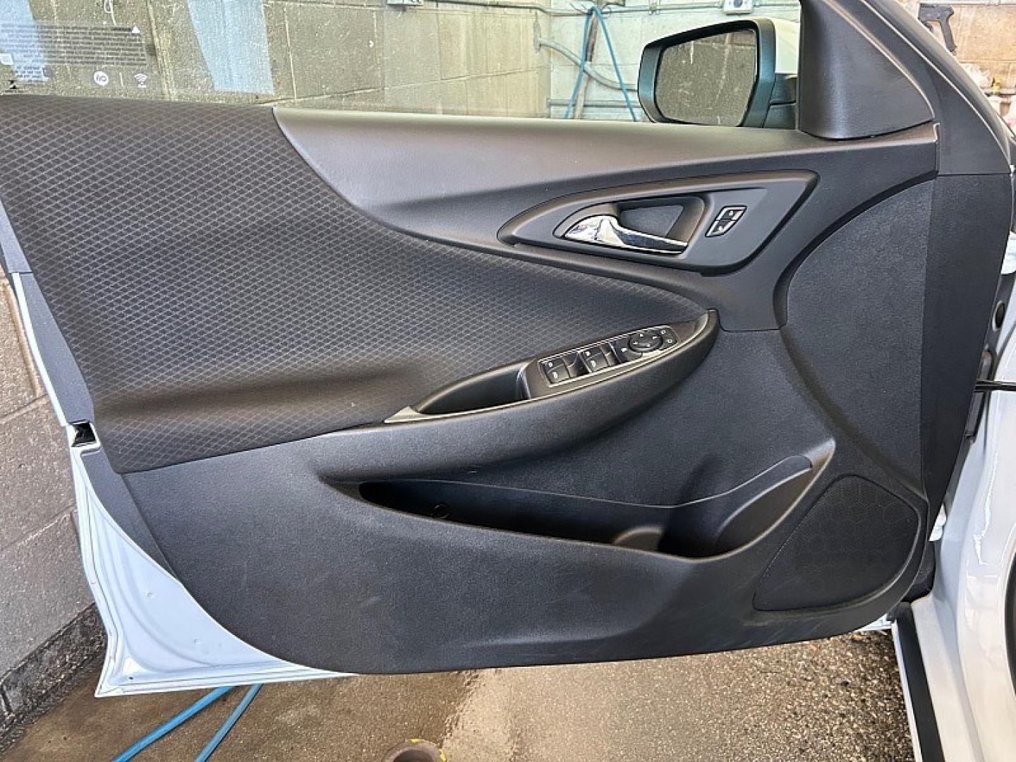 2024 WHITE Chevrolet Malibu (1G1ZD5STXRF) with an 4-Cyl Turbo 1.5 Liter engine, Automatic CVT transmission, located at 412 Auto Vista Drive, Palmdale, 93551, (661) 945-0620, 34.592636, -118.136681 - Photo#16