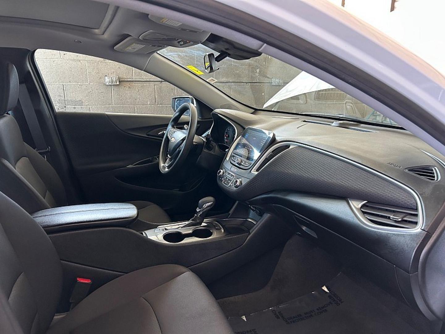 2024 WHITE Chevrolet Malibu (1G1ZD5STXRF) with an 4-Cyl Turbo 1.5 Liter engine, Automatic CVT transmission, located at 412 Auto Vista Drive, Palmdale, 93551, (661) 945-0620, 34.592636, -118.136681 - Photo#27