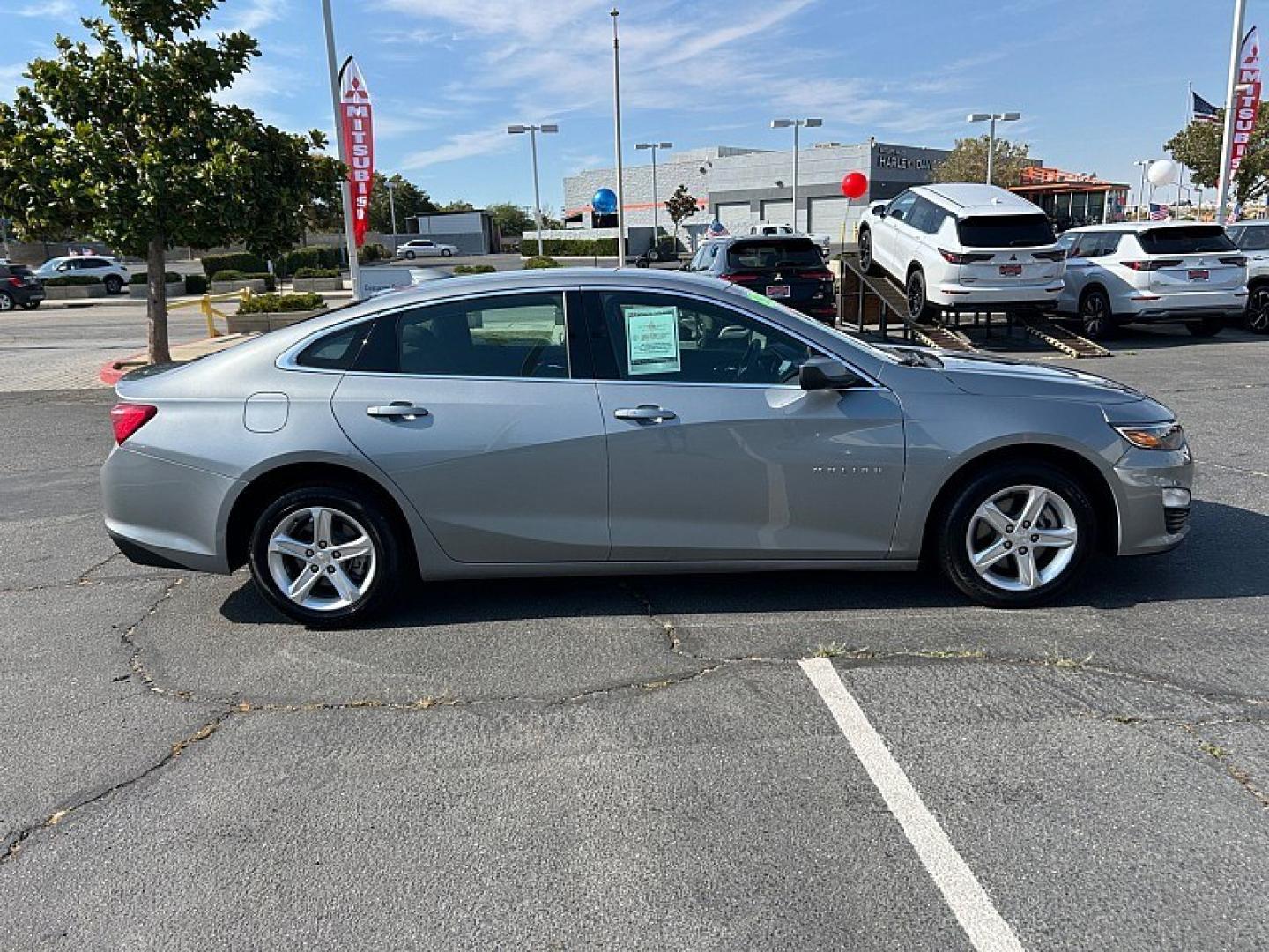 2024 Gray Chevrolet Malibu (1G1ZD5ST0RF) with an 4-Cyl Turbo 1.5 Liter engine, Automatic CVT transmission, located at 412 Auto Vista Drive, Palmdale, 93551, (661) 945-0620, 34.592636, -118.136681- Photo#4