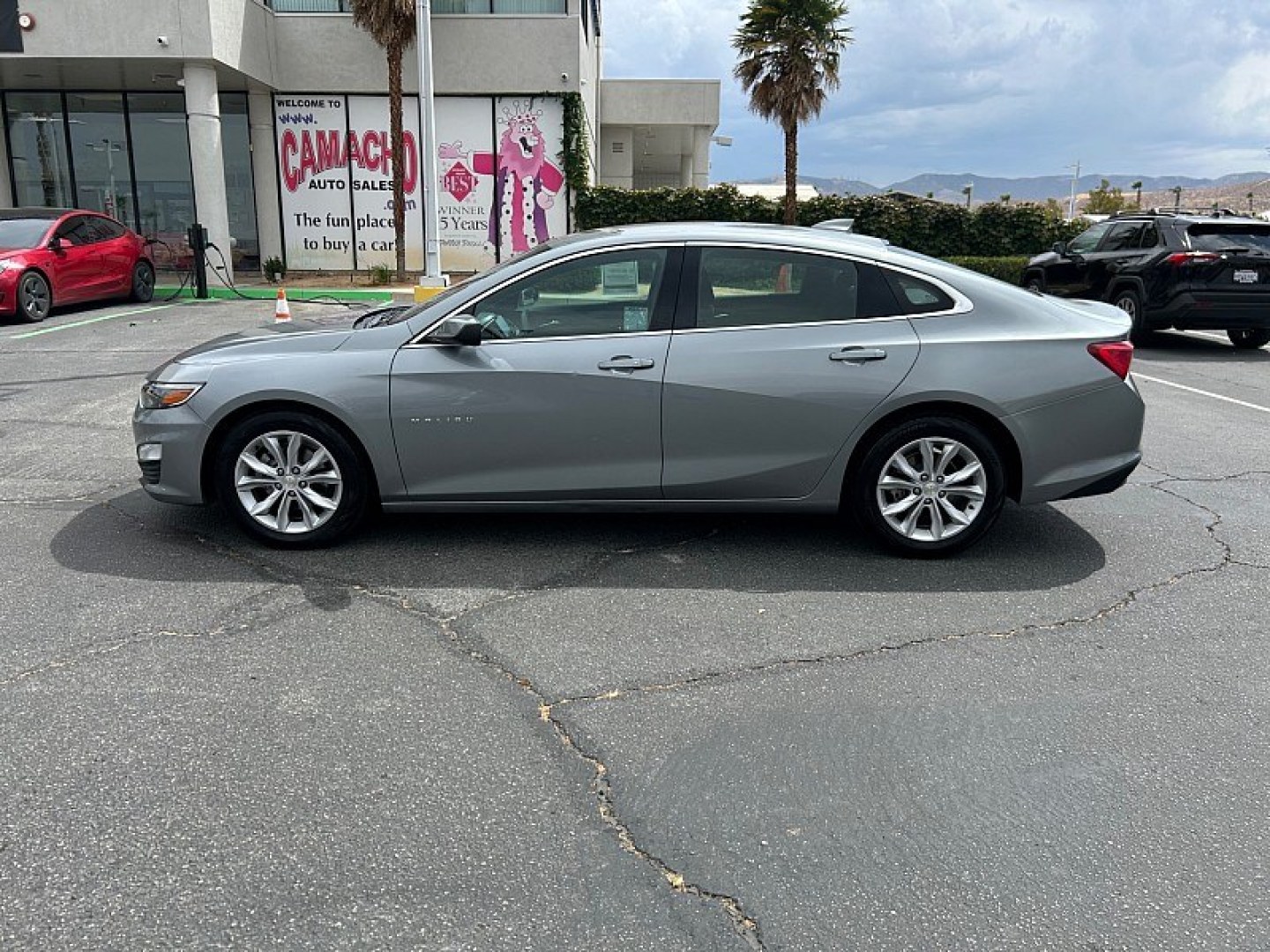 2024 Gray Chevrolet Malibu (1G1ZD5ST3RF) with an 4-Cyl Turbo 1.5 Liter engine, Automatic CVT transmission, located at 412 Auto Vista Drive, Palmdale, 93551, (661) 945-0620, 34.592636, -118.136681- Photo#4