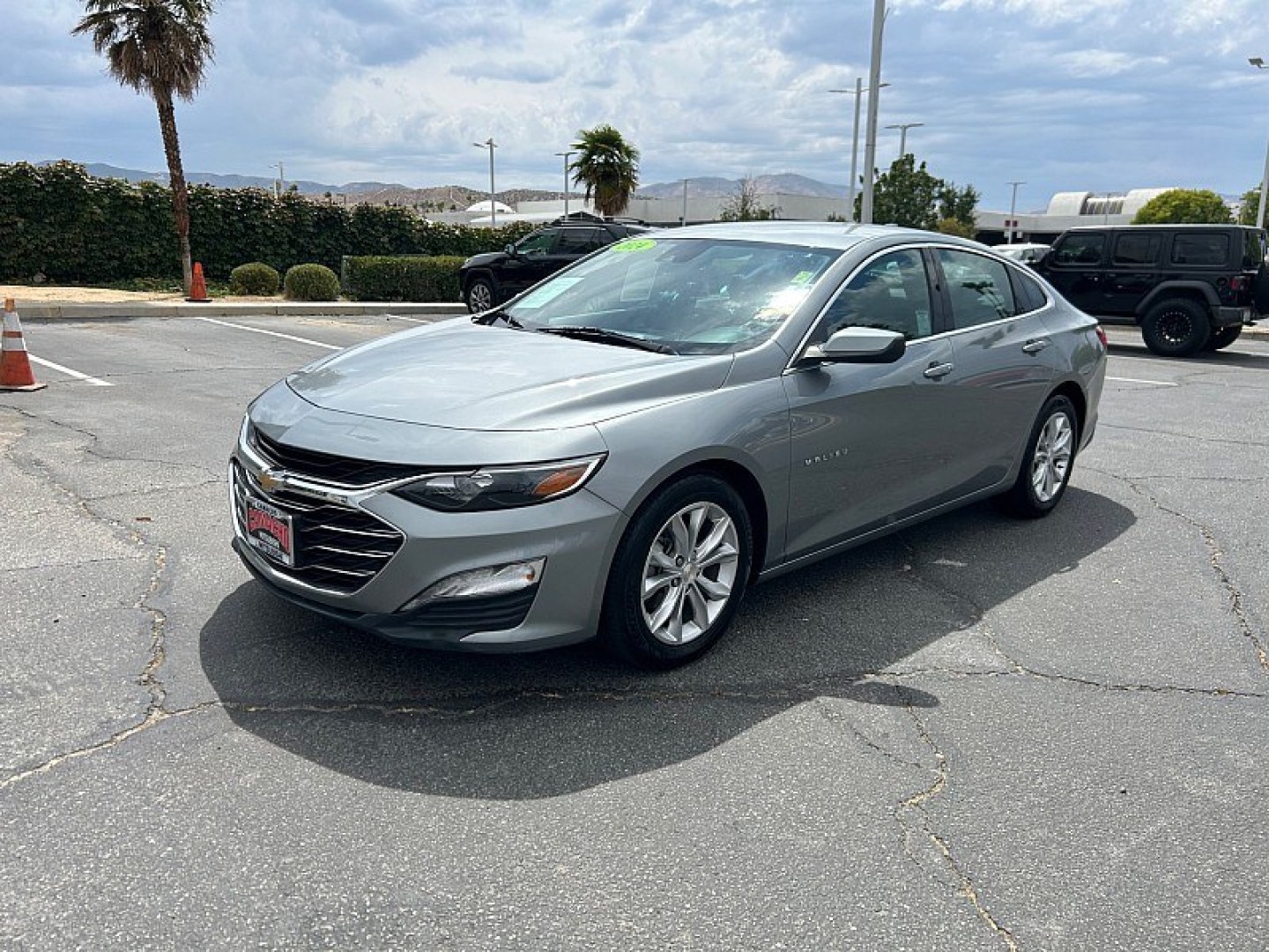 2024 Gray Chevrolet Malibu (1G1ZD5ST3RF) with an 4-Cyl Turbo 1.5 Liter engine, Automatic CVT transmission, located at 412 Auto Vista Drive, Palmdale, 93551, (661) 945-0620, 34.592636, -118.136681- Photo#5