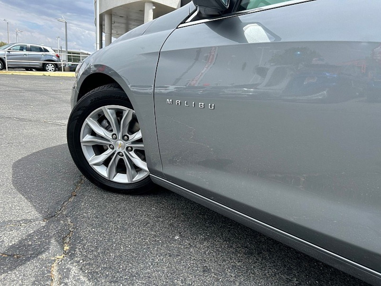 2024 Gray Chevrolet Malibu (1G1ZD5ST3RF) with an 4-Cyl Turbo 1.5 Liter engine, Automatic CVT transmission, located at 412 Auto Vista Drive, Palmdale, 93551, (661) 945-0620, 34.592636, -118.136681- Photo#7