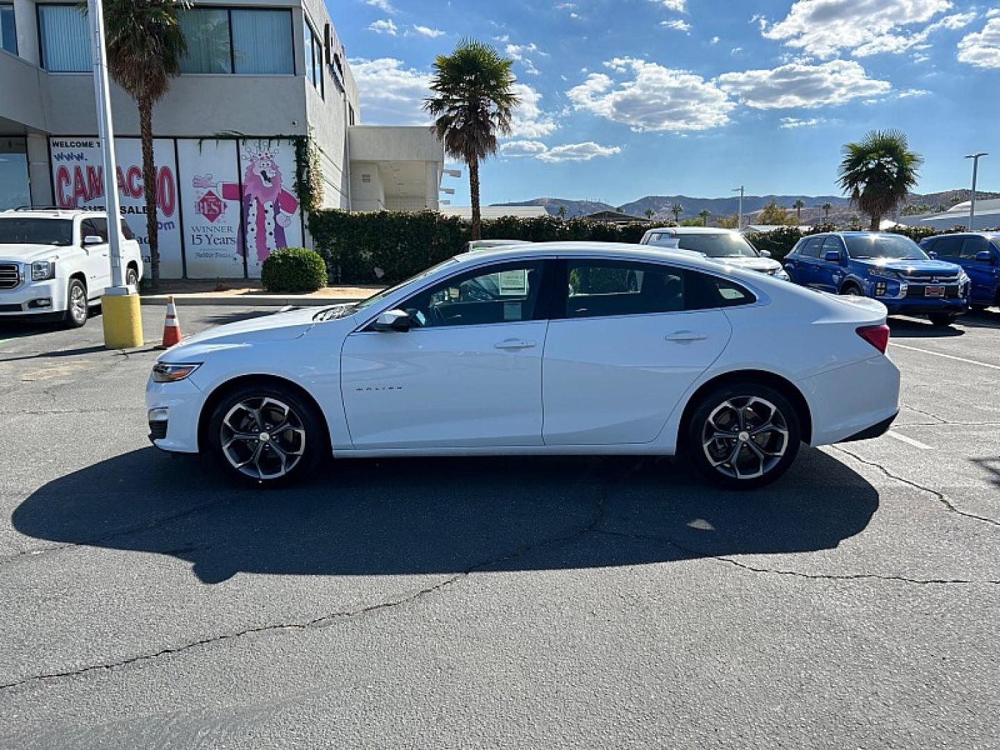 2024 white Chevrolet Malibu (1G1ZD5STXRF) with an 4-Cyl Turbo 1.5 Liter engine, Automatic CVT transmission, located at 412 Auto Vista Drive, Palmdale, 93551, (661) 945-0620, 34.592636, -118.136681- Photo#6