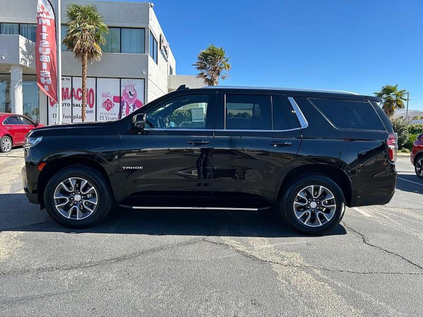 2024 BLACK Chevrolet Tahoe (1GNSCNKDXRR) with an 8-Cyl 5.3 Liter engine, Automatic 10-Spd transmission, located at 412 Auto Vista Drive, Palmdale, 93551, (661) 945-0620, 34.592636, -118.136681 - Photo#5