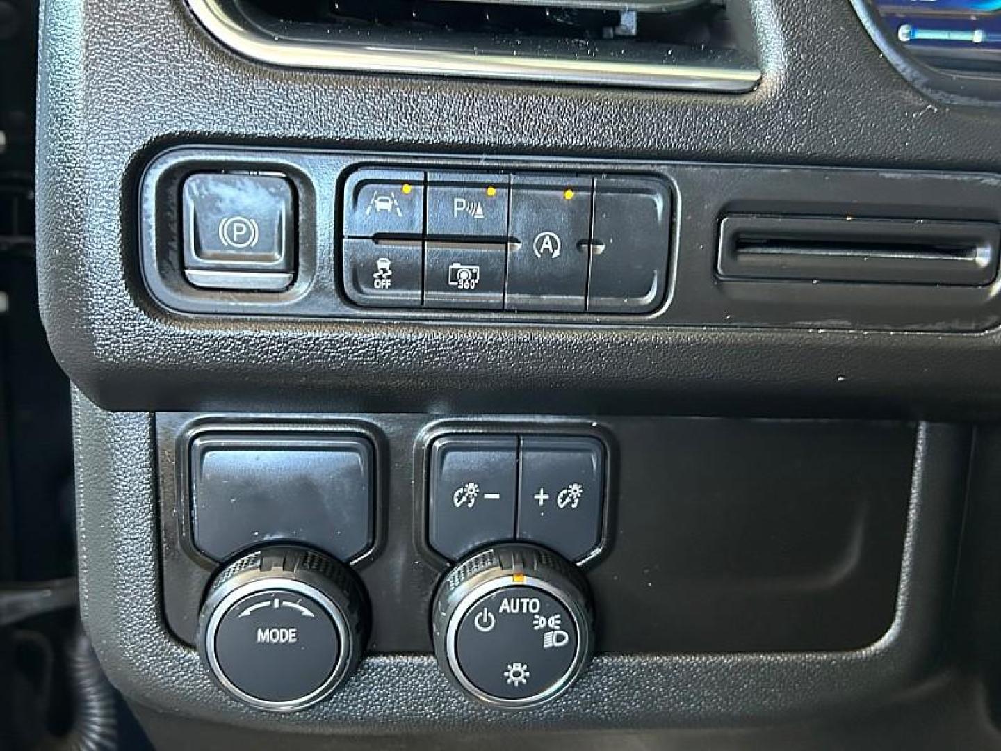 2024 BLACK Chevrolet Tahoe (1GNSCNKDXRR) with an 8-Cyl 5.3 Liter engine, Automatic 10-Spd transmission, located at 412 Auto Vista Drive, Palmdale, 93551, (661) 945-0620, 34.592636, -118.136681 - Photo#24