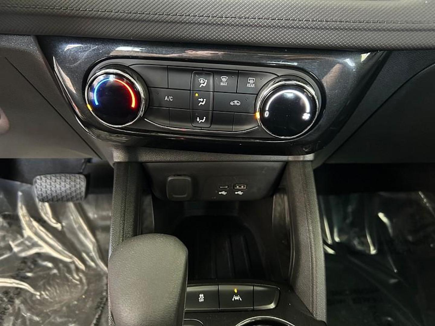 2024 RED Chevrolet Trailblazer (KL79MPS27RB) with an 3-Cyl Turbo 1.2 Liter engine, Automatic CVT transmission, located at 412 Auto Vista Drive, Palmdale, 93551, (661) 945-0620, 34.592636, -118.136681 - Photo#19