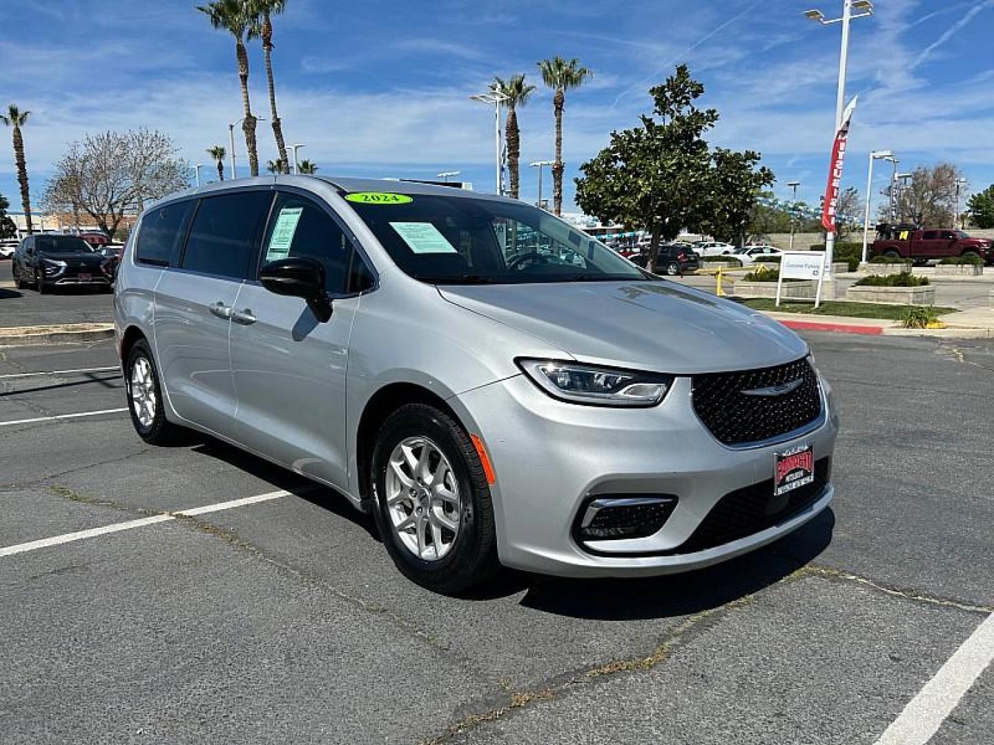 2024 SILVER Chrysler Pacifica (2C4RC1BG2RR) with an V6 3.6 Liter engine, Automatic 9-Spd transmission, located at 412 Auto Vista Drive, Palmdale, 93551, (661) 945-0620, 34.592636, -118.136681 - Photo#0