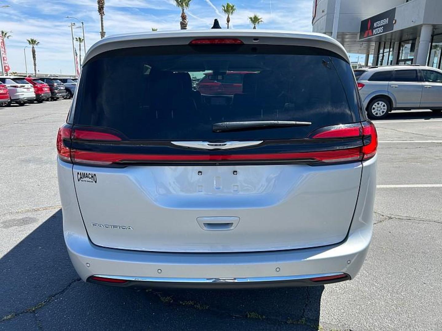2024 SILVER Chrysler Pacifica (2C4RC1BG2RR) with an V6 3.6 Liter engine, Automatic 9-Spd transmission, located at 412 Auto Vista Drive, Palmdale, 93551, (661) 945-0620, 34.592636, -118.136681 - Photo#3