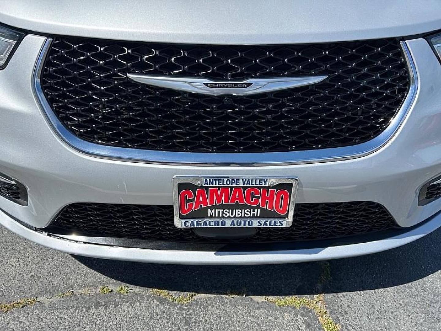 2024 SILVER Chrysler Pacifica (2C4RC1BG2RR) with an V6 3.6 Liter engine, Automatic 9-Spd transmission, located at 412 Auto Vista Drive, Palmdale, 93551, (661) 945-0620, 34.592636, -118.136681 - Photo#9